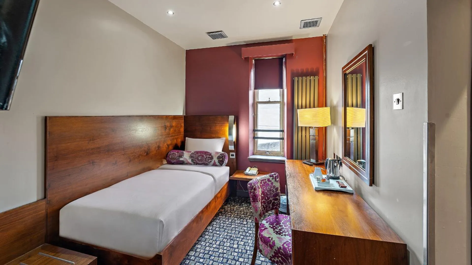 Bedroom, Bed in The Rutland Hotel