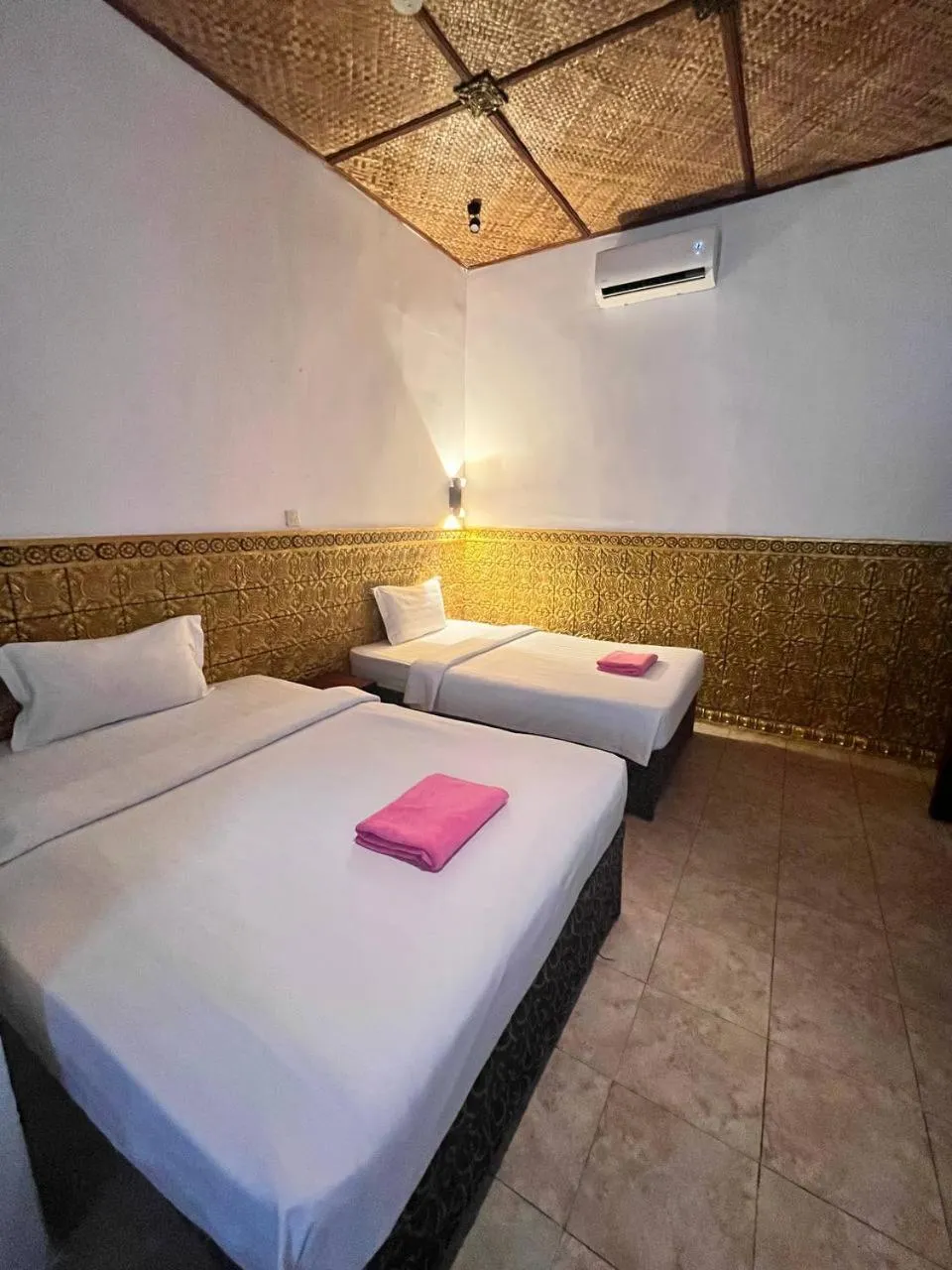 Photo of the whole room in Le Hotel Hotel Phnom Penh