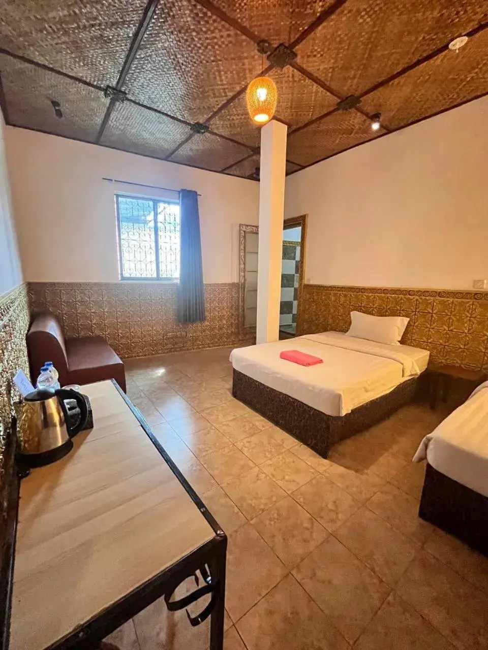 Twin Room with City View in Le Hotel Hotel Phnom Penh Twin Room with City View in Le Hotel Hotel Phnom Penh