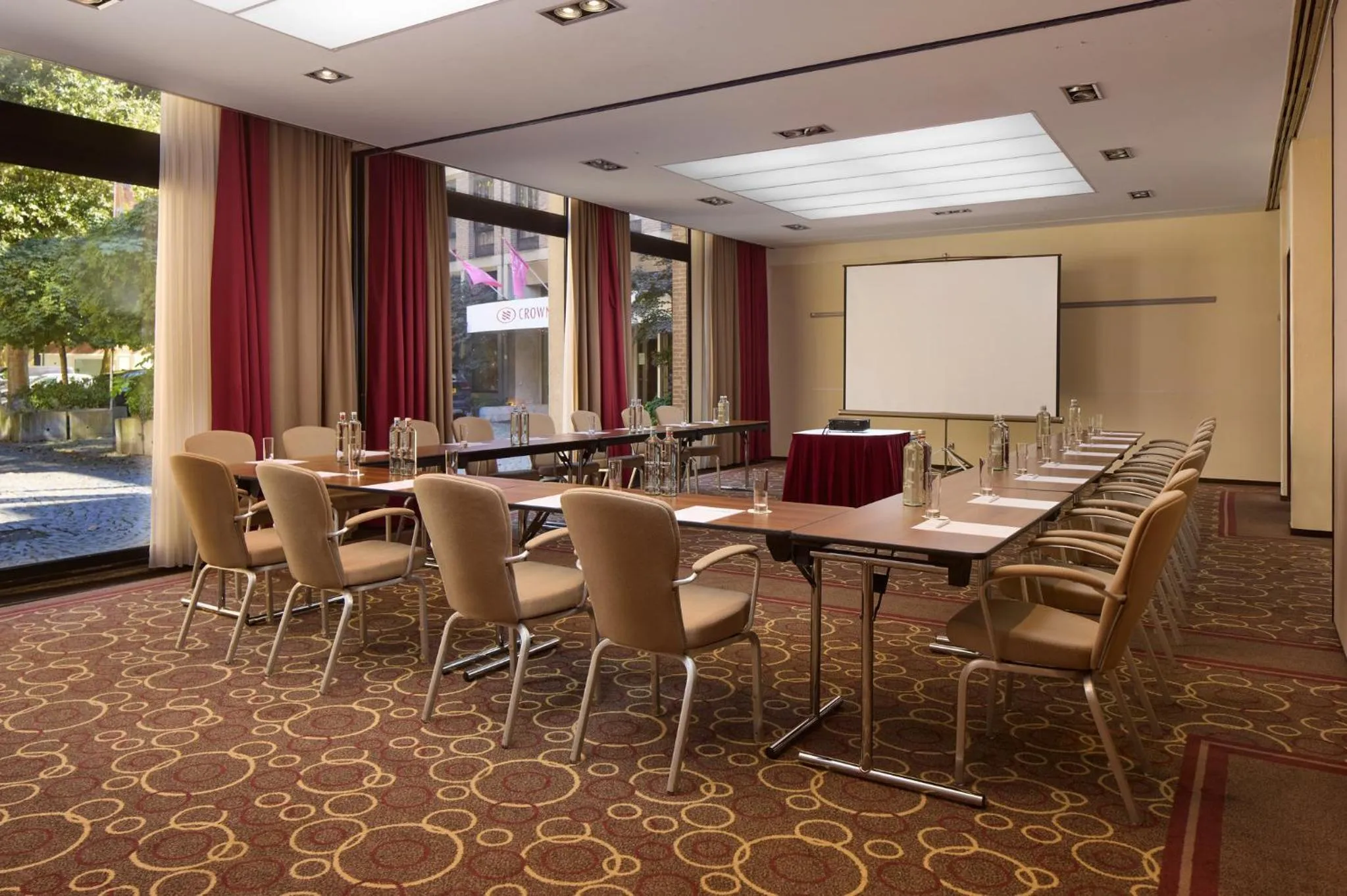 Meeting/conference room in Crowne Plaza Maastricht by IHG