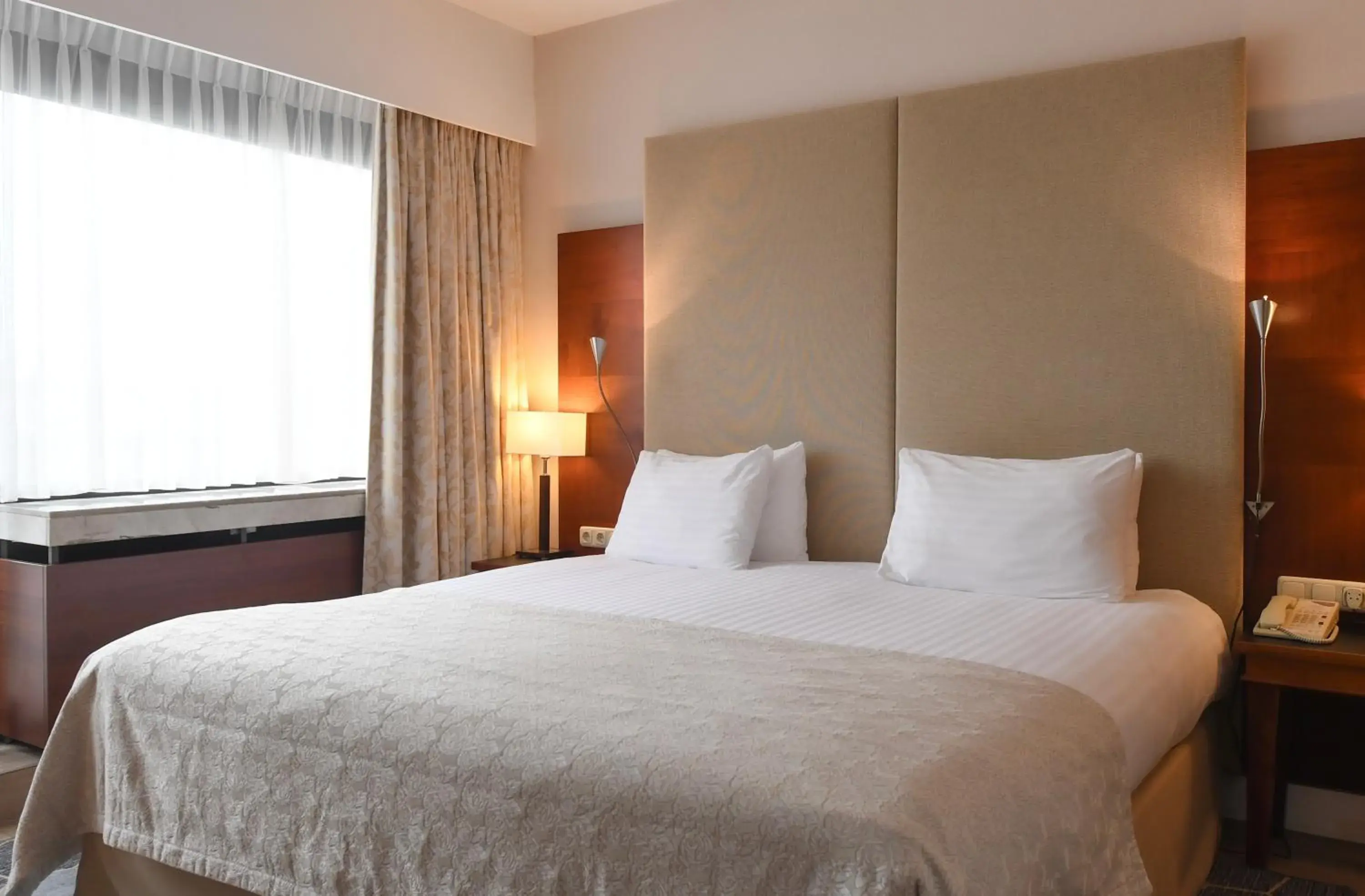 One-Bedroom Suite with River View in Crowne Plaza Maastricht by IHG One-Bedroom Suite with River View in Crowne Plaza Maastricht by IHG