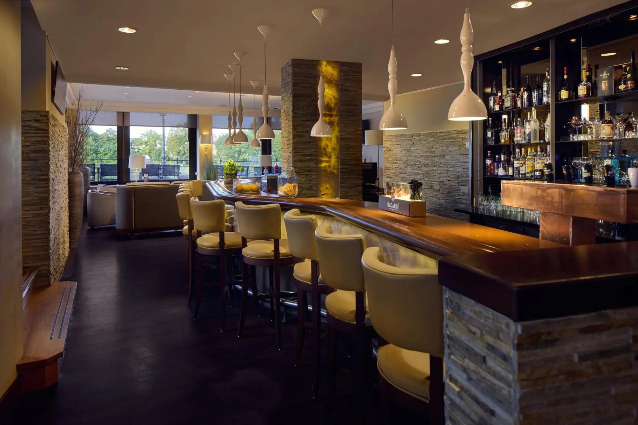 Lounge or bar in Crowne Plaza Maastricht by IHG