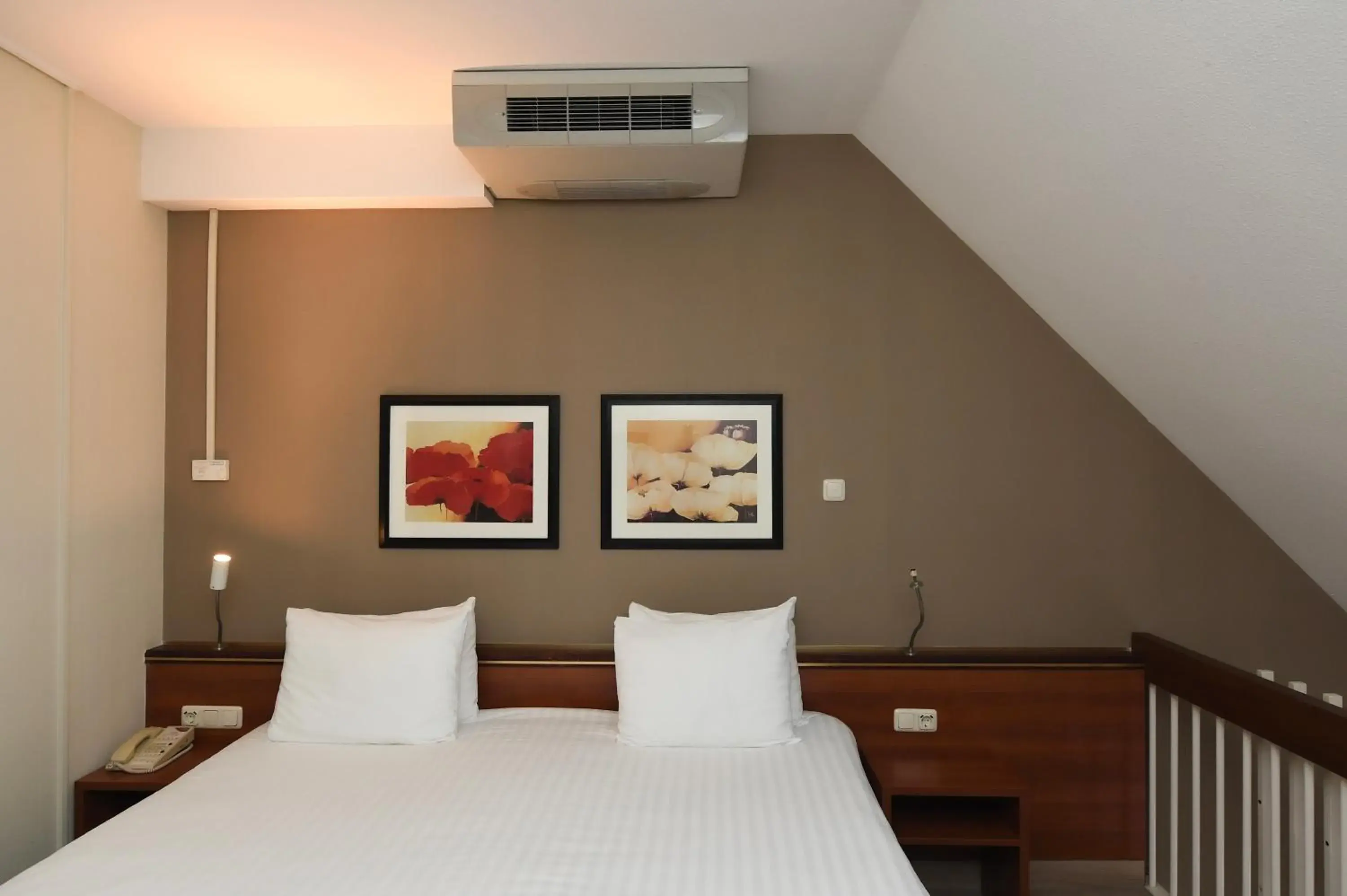 Junior Queen Suite with Two Queen Beds in Crowne Plaza Maastricht by IHG Junior Queen Suite with Two Queen Beds in Crowne Plaza Maastricht by IHG