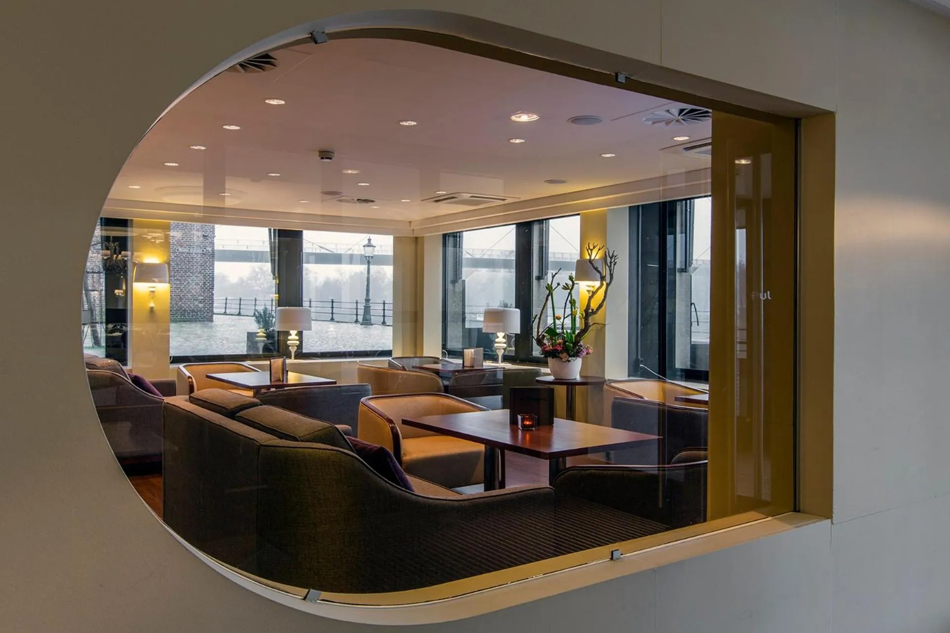 Lounge or bar in Crowne Plaza Maastricht by IHG