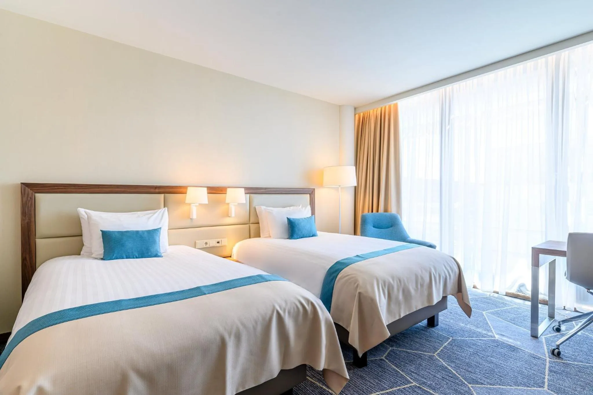 Photo of the whole room, Bed in Crowne Plaza Maastricht by IHG