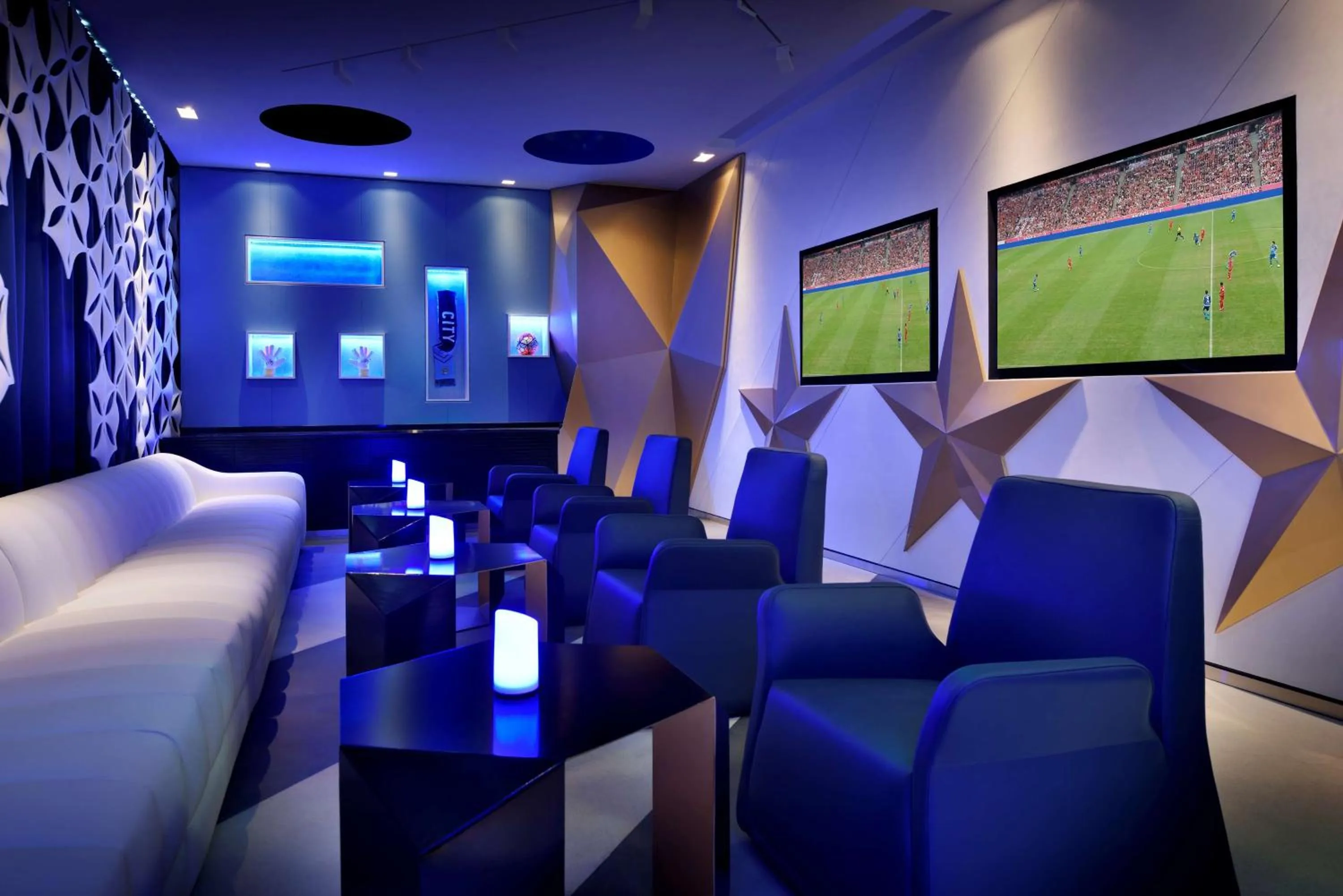 Lounge or bar in Southern Sun Abu Dhabi