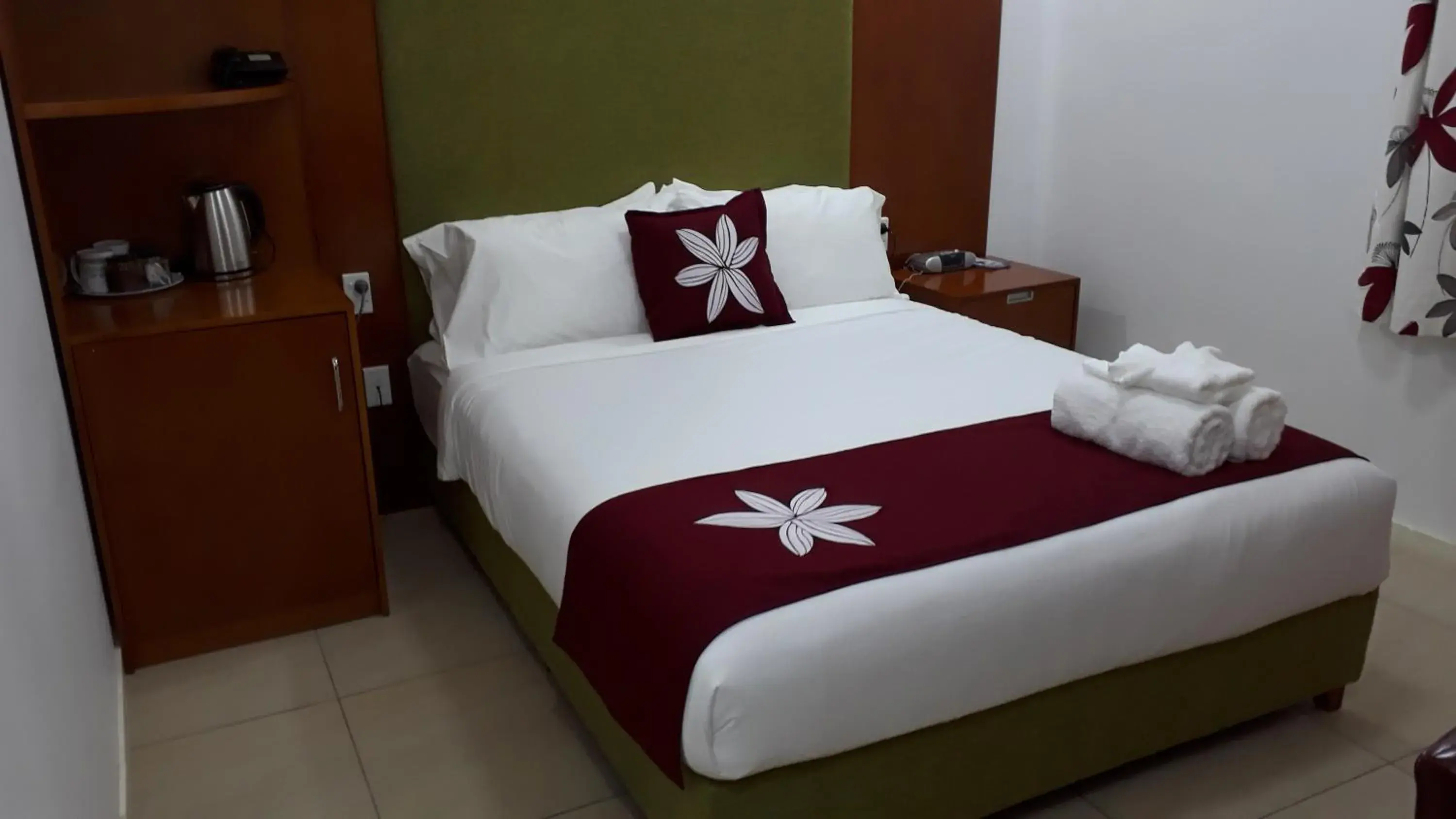 Double Room in Alec's Hotel Double Room in Alec's Hotel