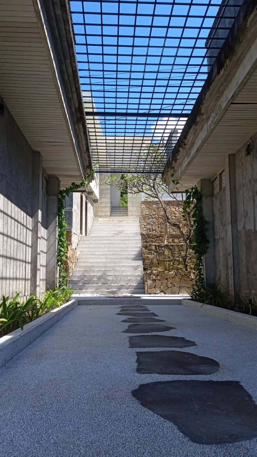 Day in Dhauteya Villa