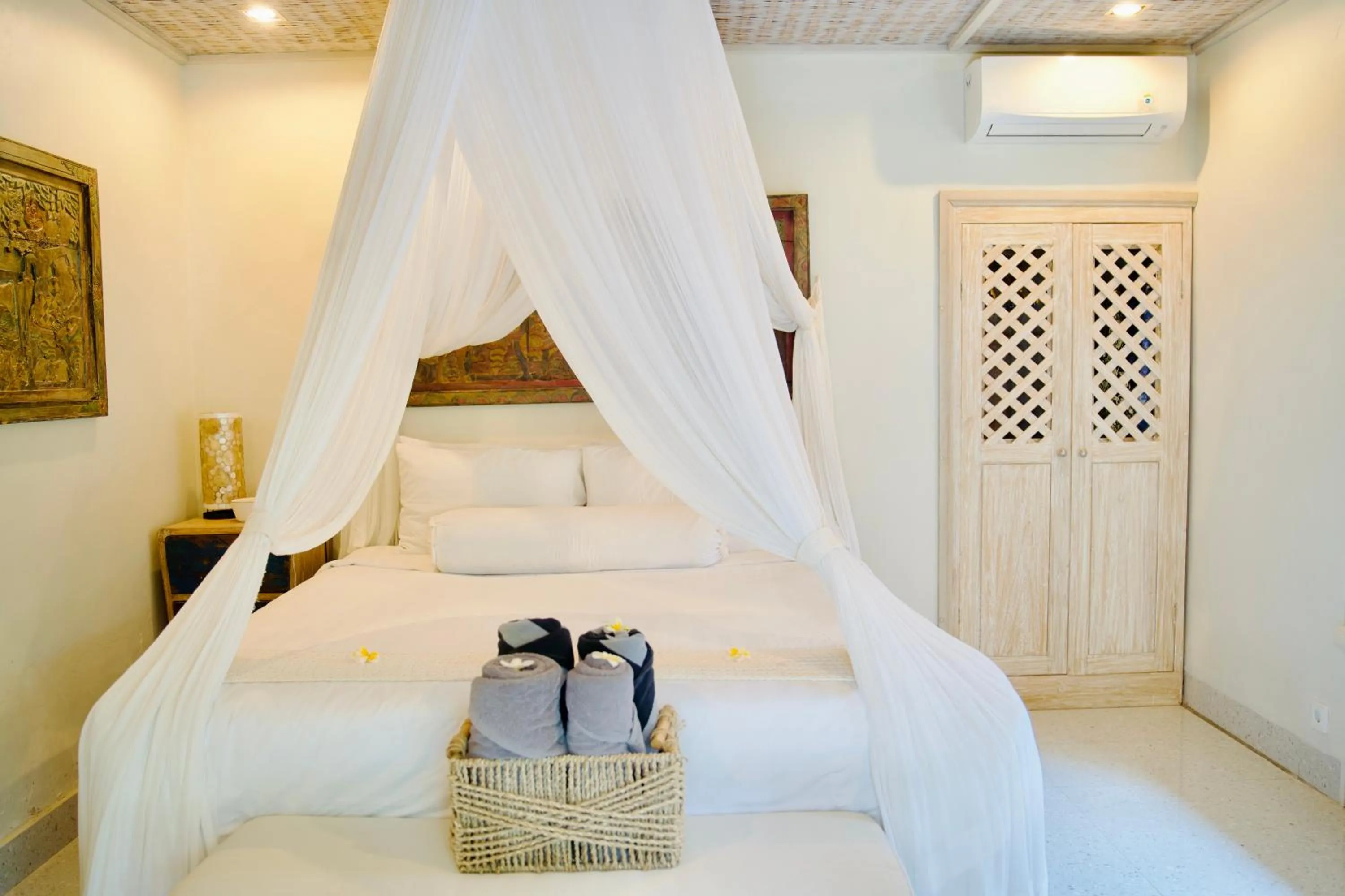 Bedroom, Bed in Dhauteya Villa