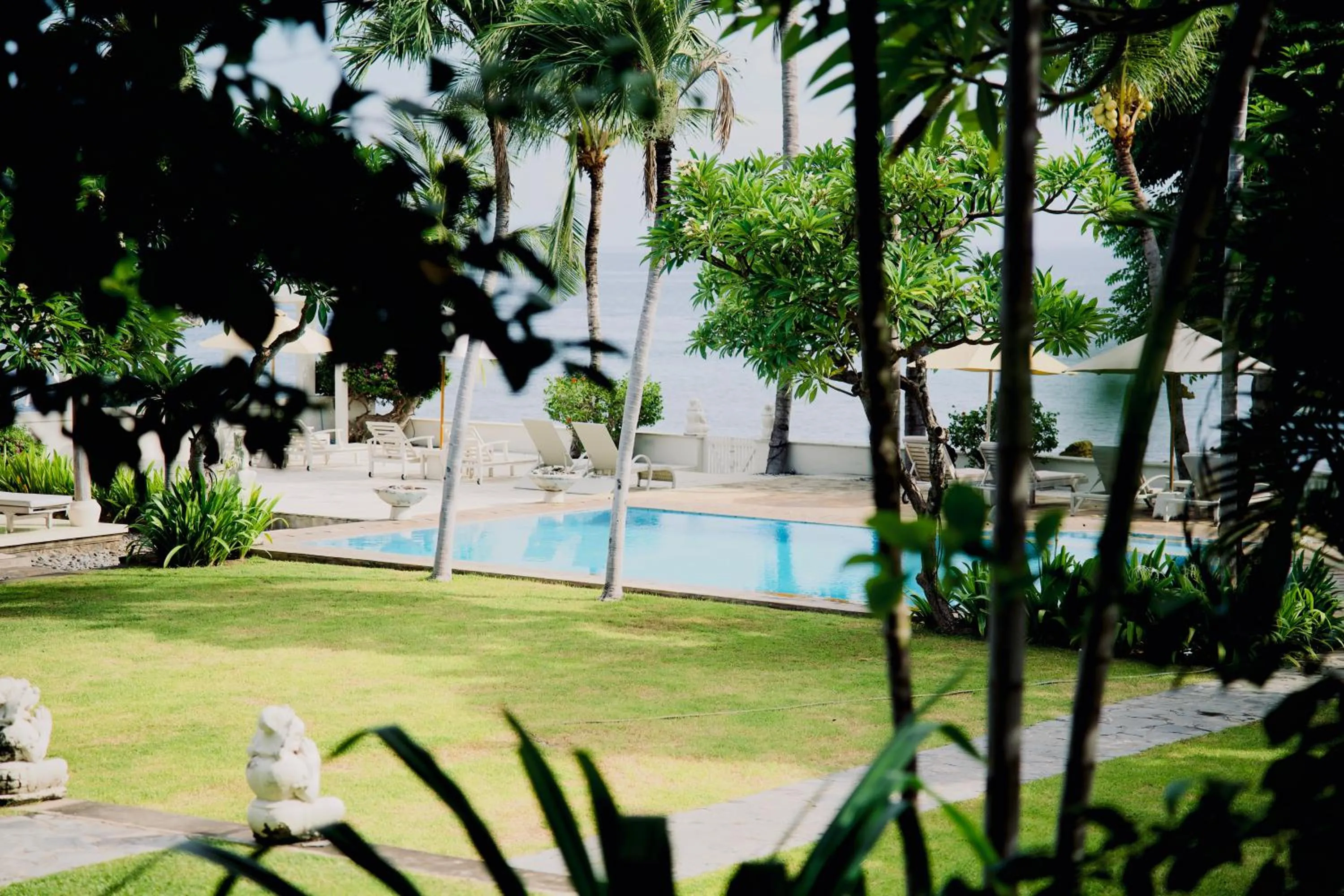 Swimming pool in Dhauteya Villa