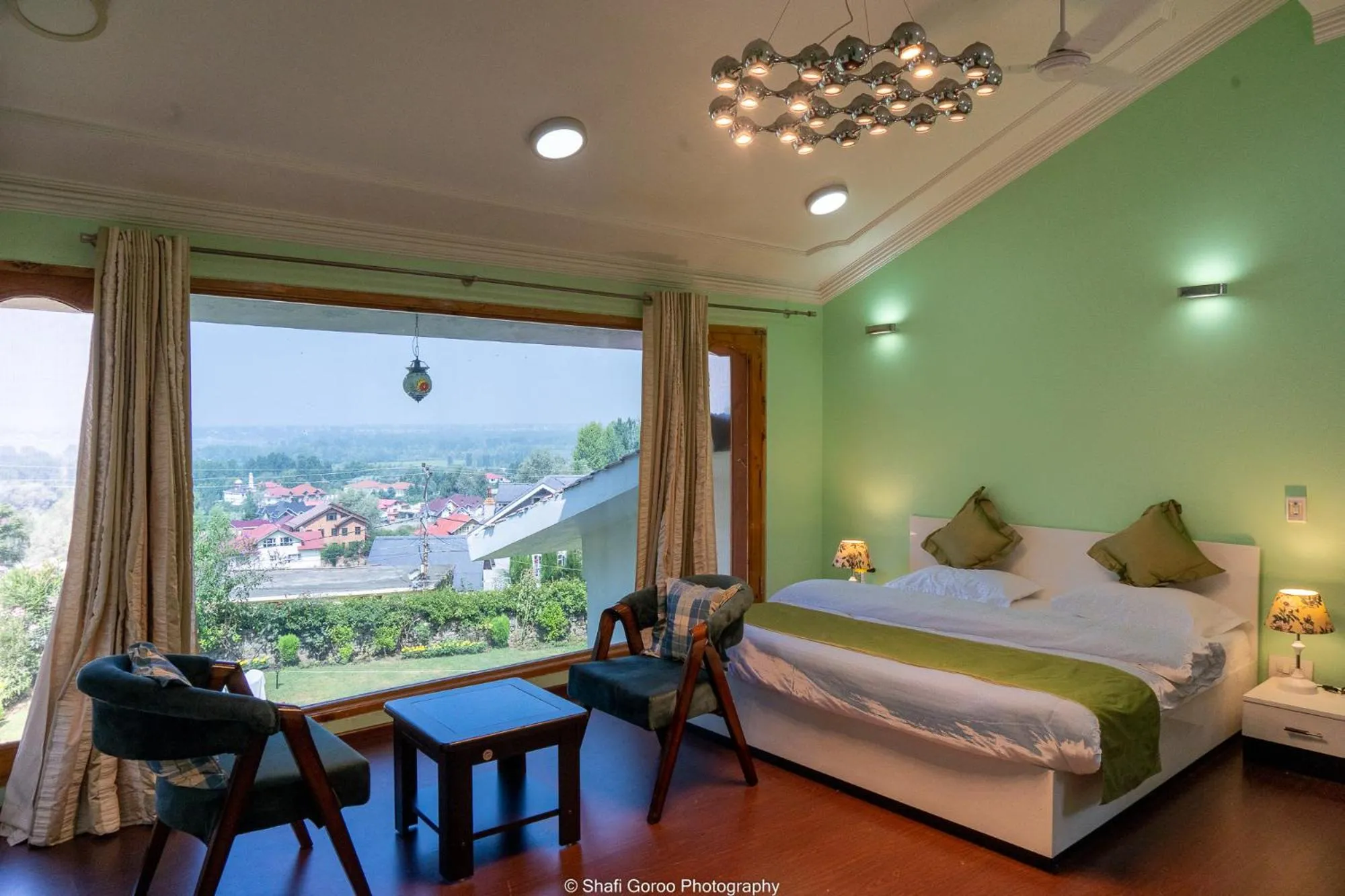 Bedroom, Bed in Orania