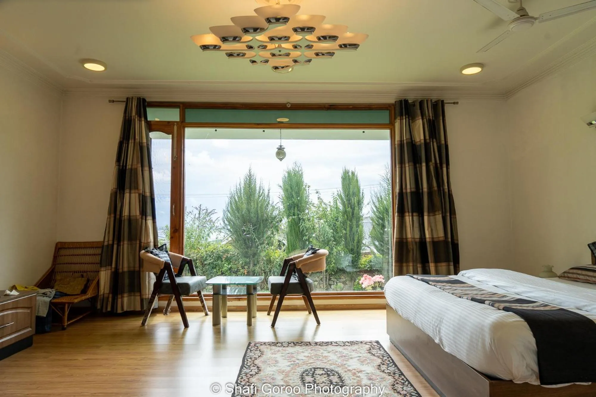 Photo of the whole room, Bed in Orania