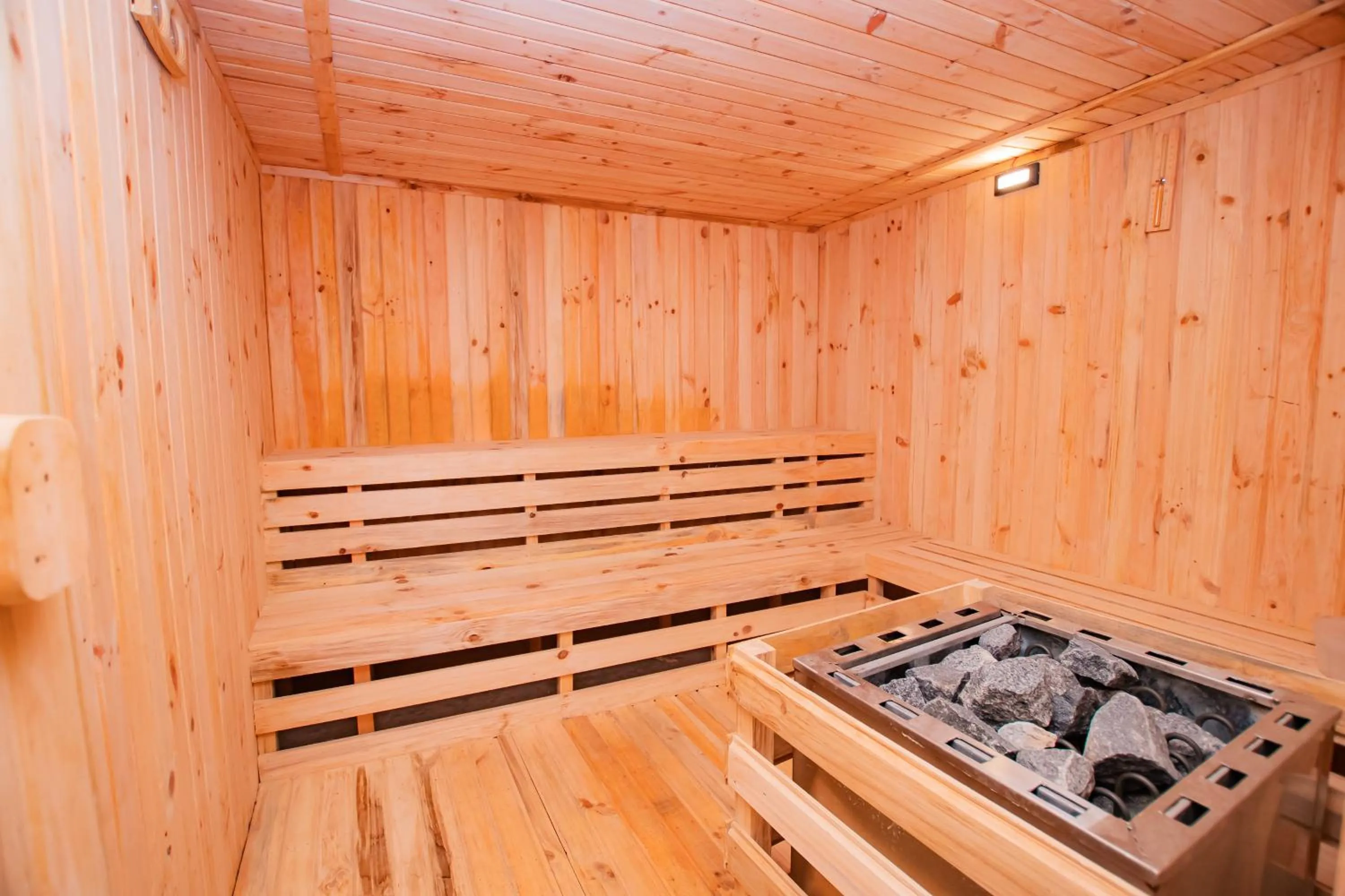 Sauna in Majestic Lake Front Hotel & Suites