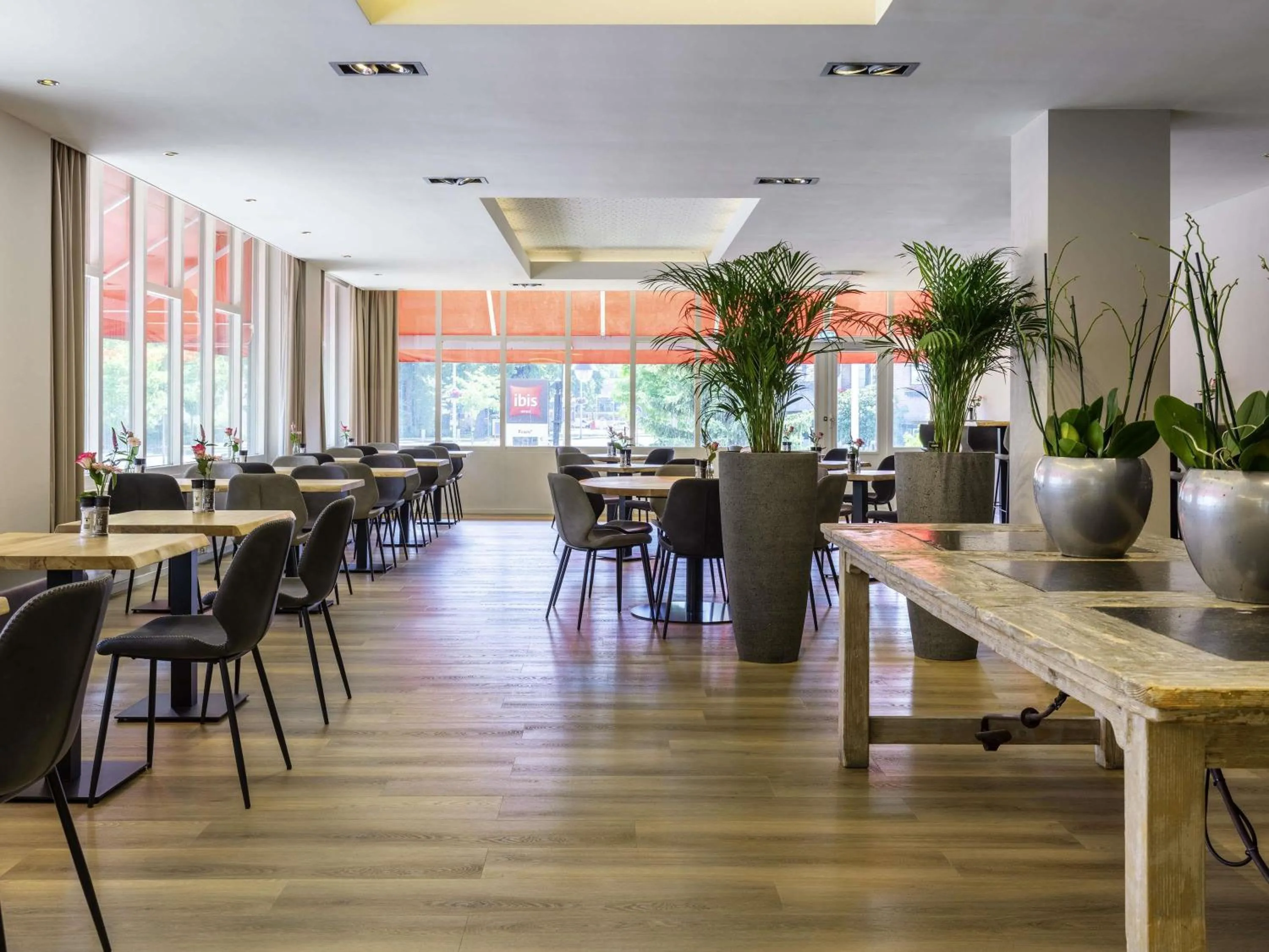 Restaurant/places to eat in ibis Utrecht