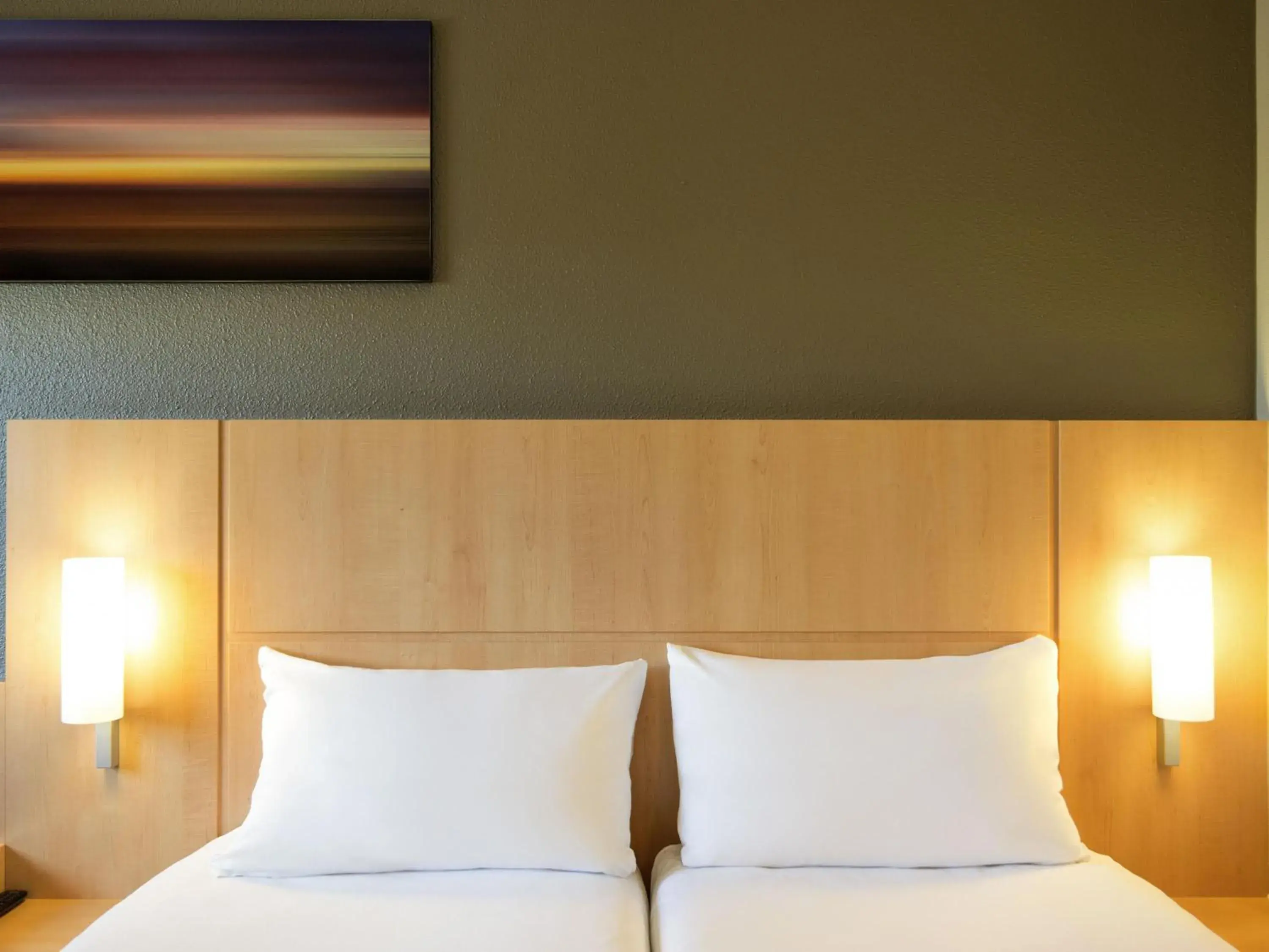 Bedroom, Bed in ibis Utrecht Bedroom, Bed in ibis Utrecht