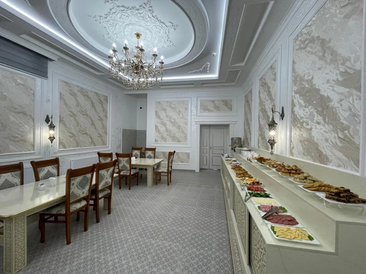 Restaurant/places to eat in Anor Qal'a