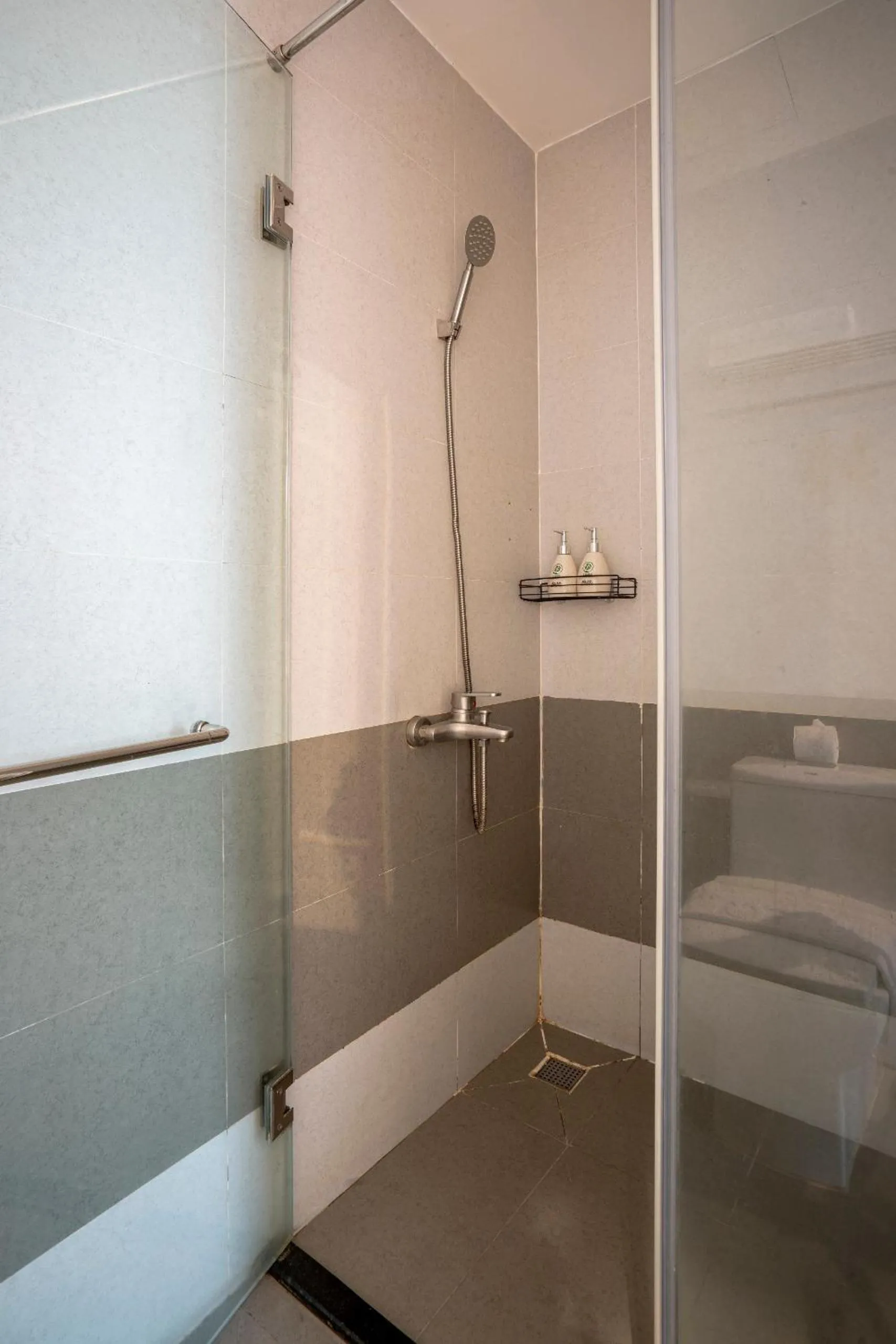 Bathroom in La Airport Tan Binh Hotel