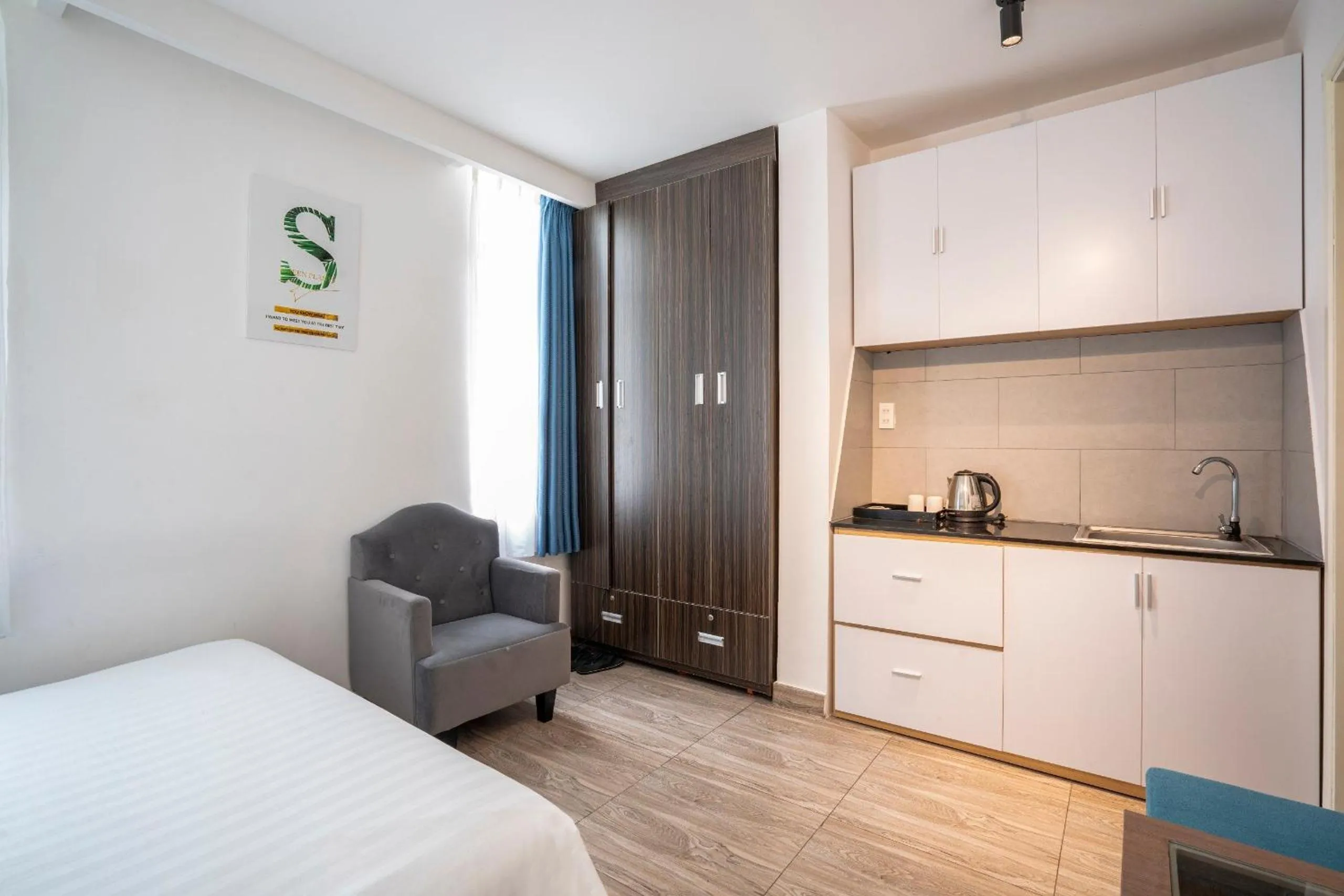 Bed in La Airport Tan Binh Hotel