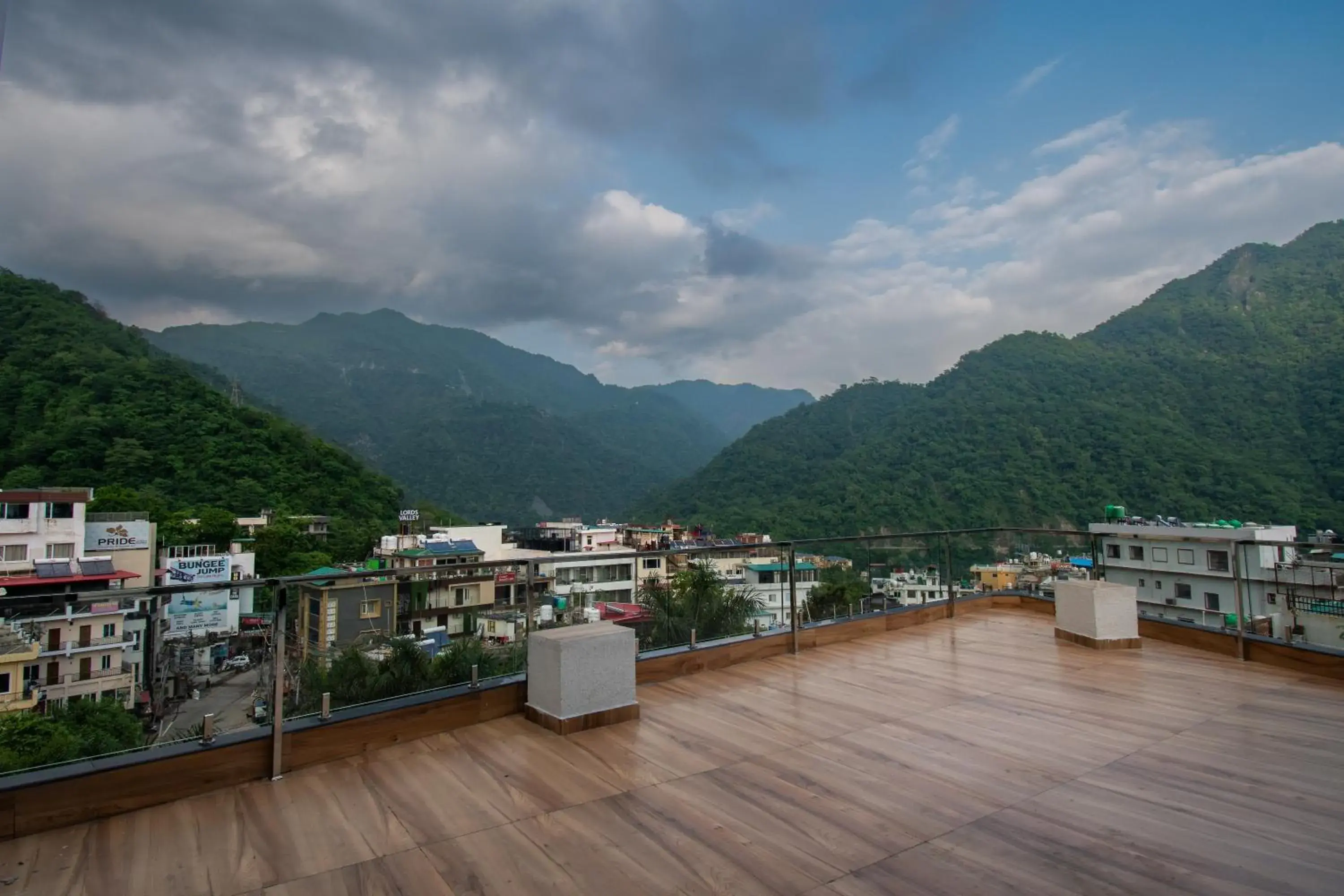 Property building in Hotel JP Hills Rishikesh Property building in Hotel JP Hills Rishikesh