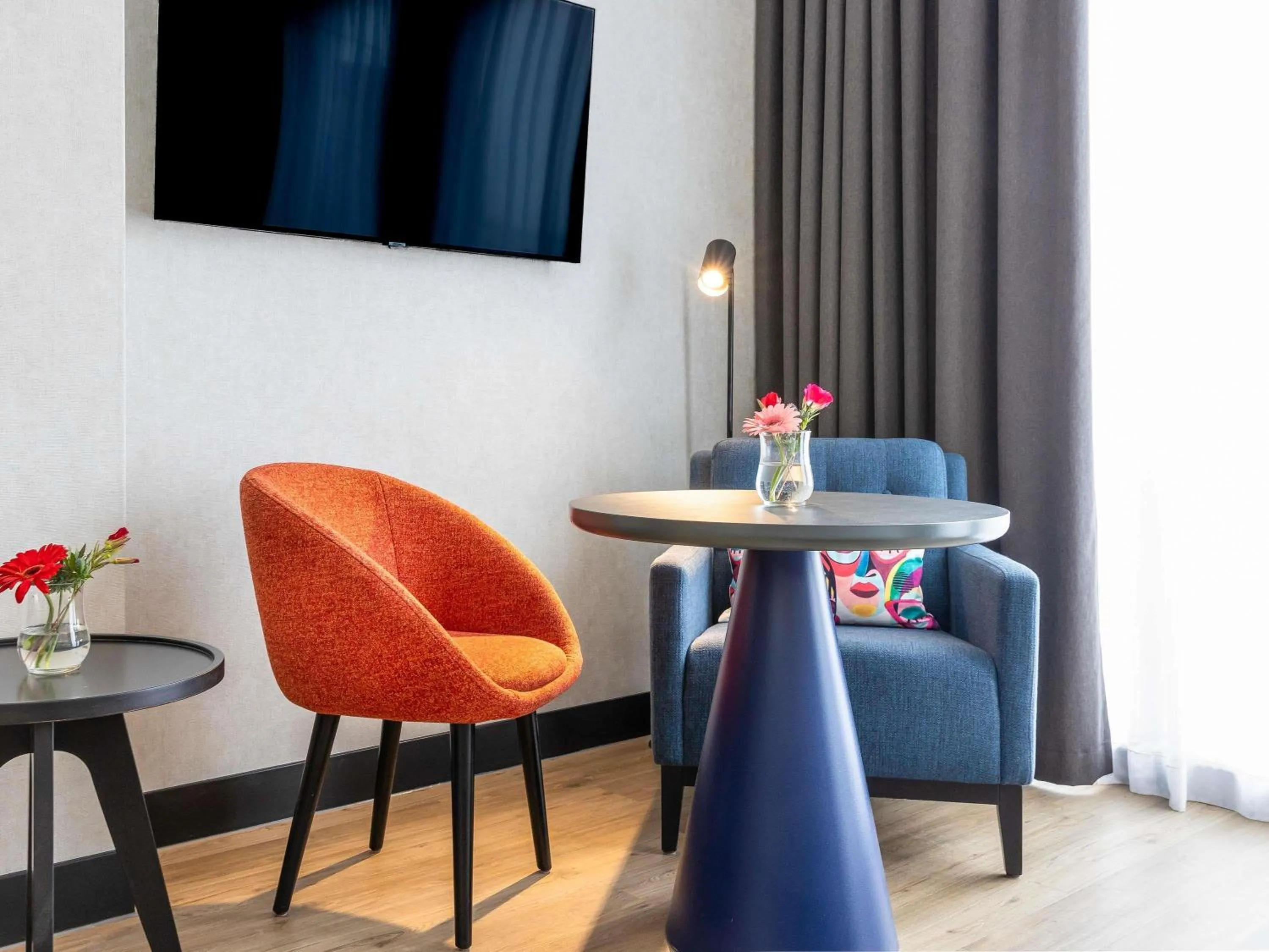 Bedroom in ibis Styles Den Haag Scheveningen