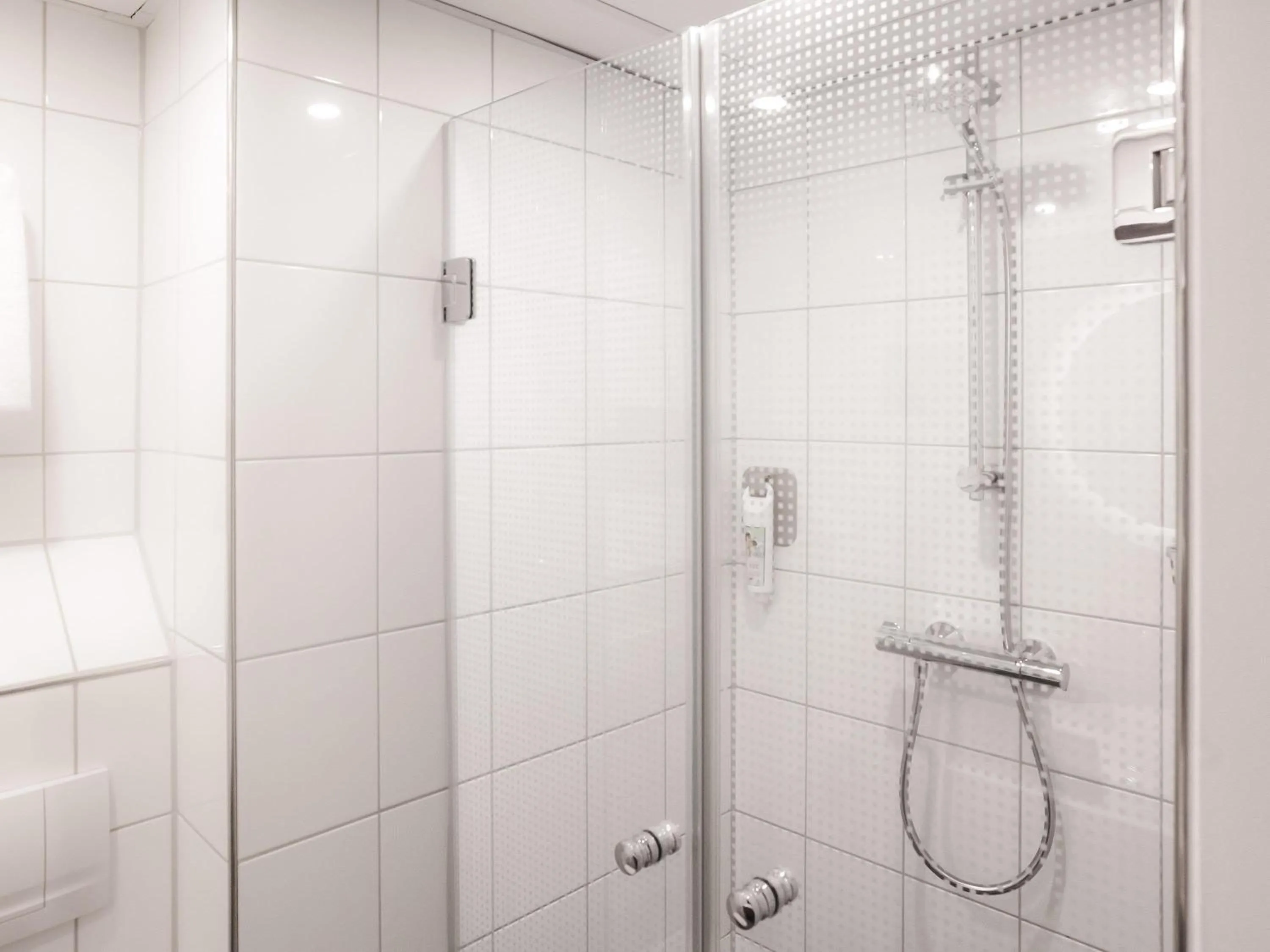 Bedroom in ibis Styles Den Haag Scheveningen