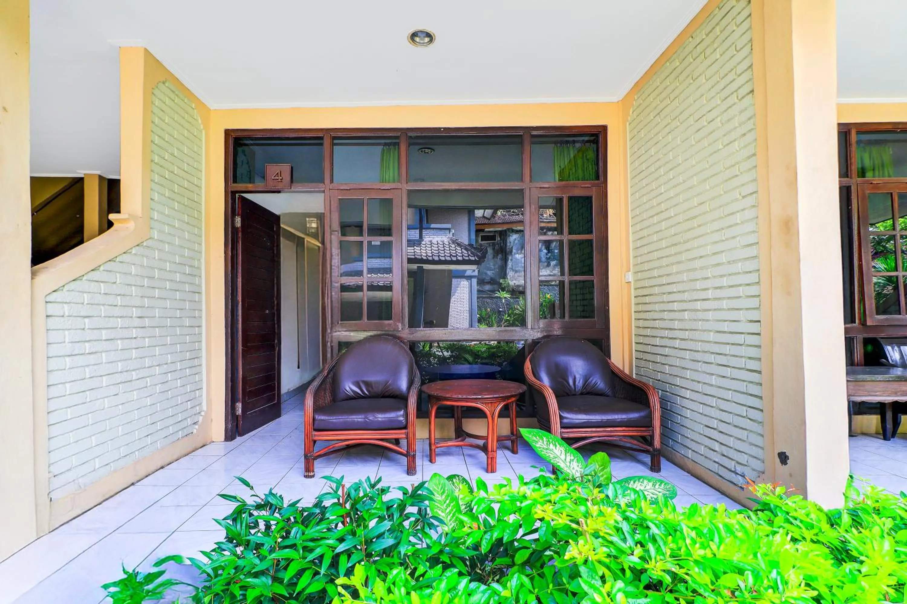 Seating area in Collection O Legian Near Bimc Hospital Nusa Uda Formerly Anna Kuta Inn