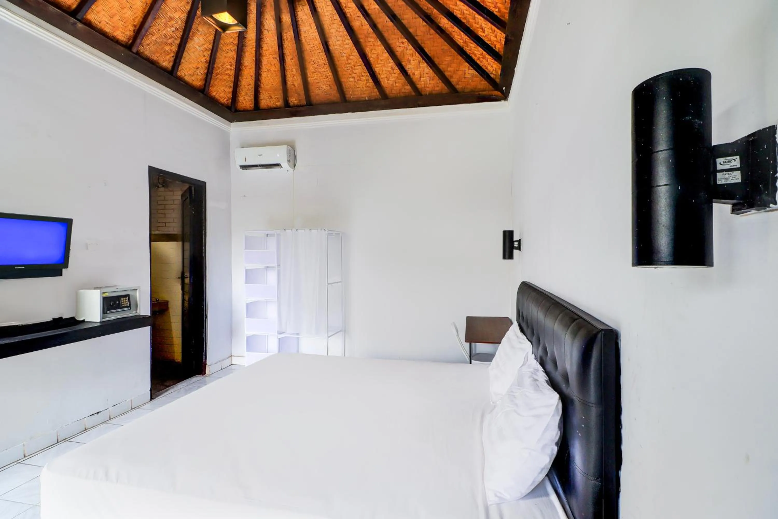 Bedroom, Bed in Collection O Legian Near Bimc Hospital Nusa Uda Formerly Anna Kuta Inn