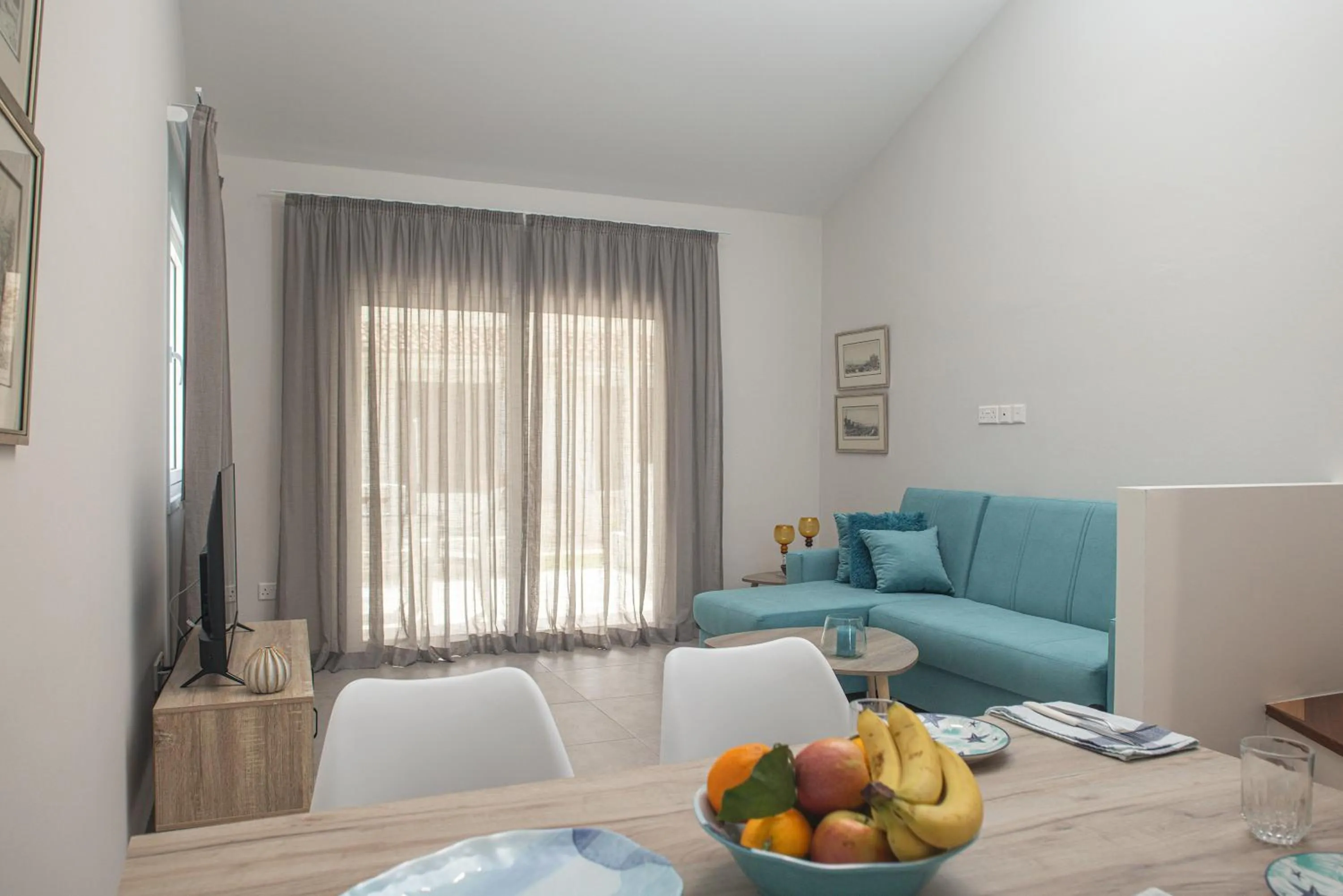 TV and multimedia in Lovely Studio by the Beach
