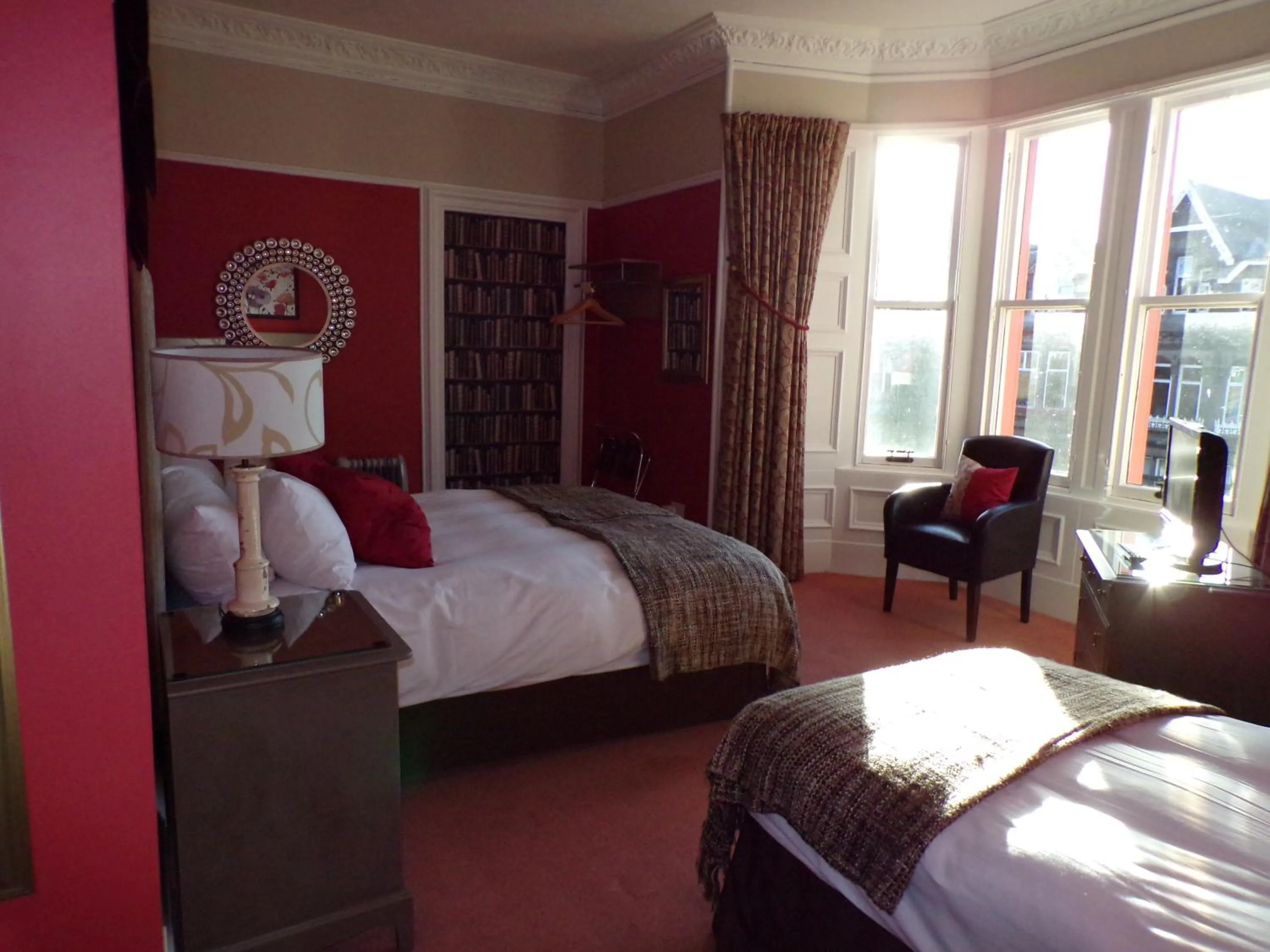 Seating area, Bed in Shaftesbury Hotel Dundee