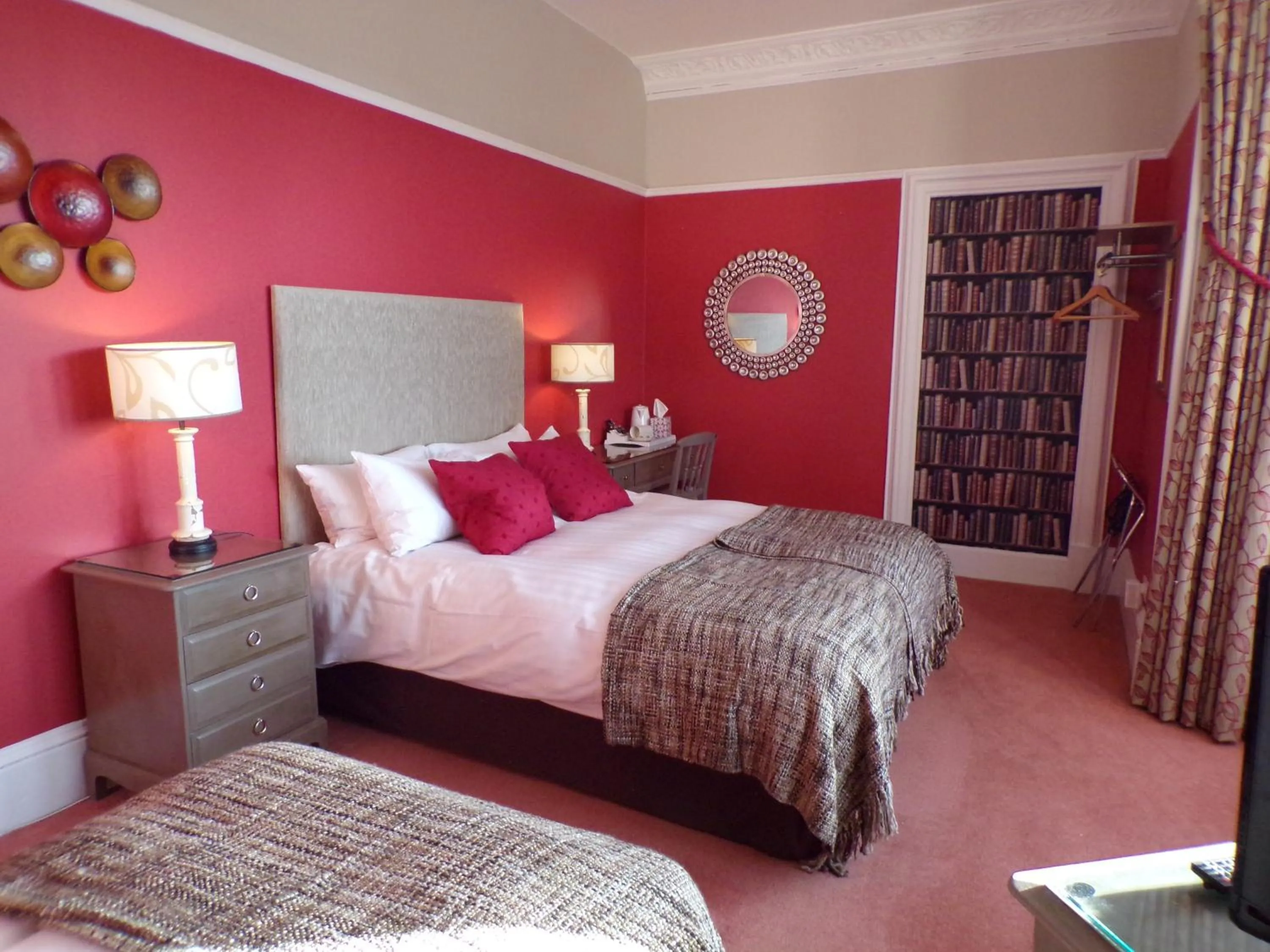 Bedroom, Bed in Shaftesbury Hotel Dundee