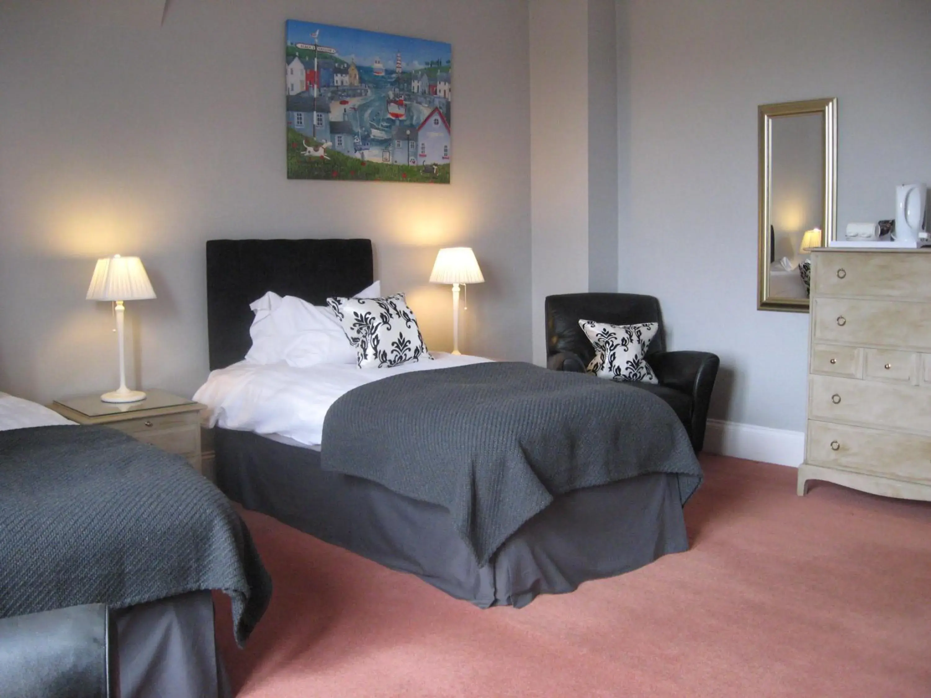 Twin Room - single occupancy in Shaftesbury Hotel Dundee Twin Room - single occupancy in Shaftesbury Hotel Dundee