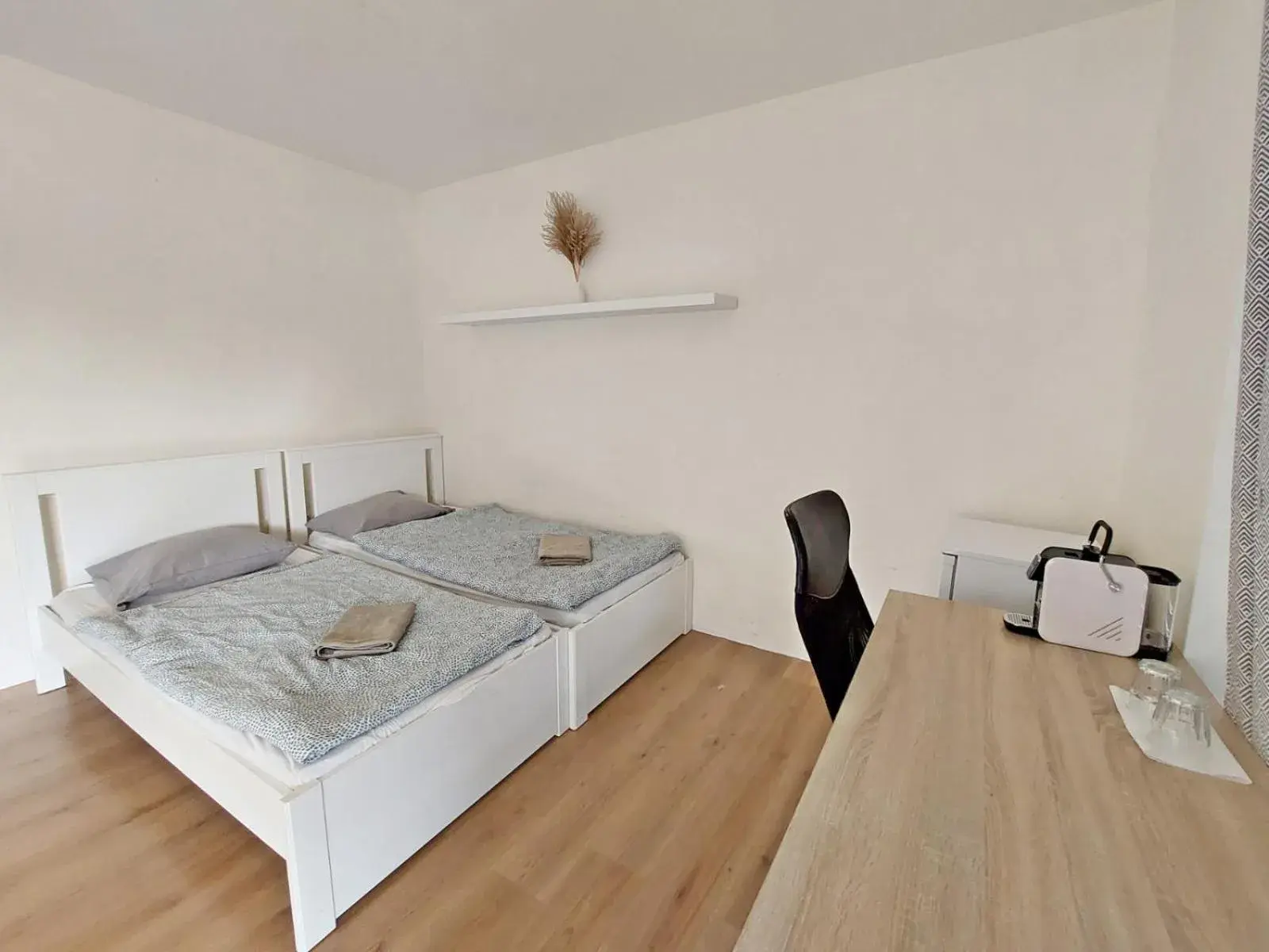 Quadruple Room with Private External Bathroom in ROSE VALLEY, modern studios & apartments Quadruple Room with Private External Bathroom in ROSE VALLEY, modern studios & apartments