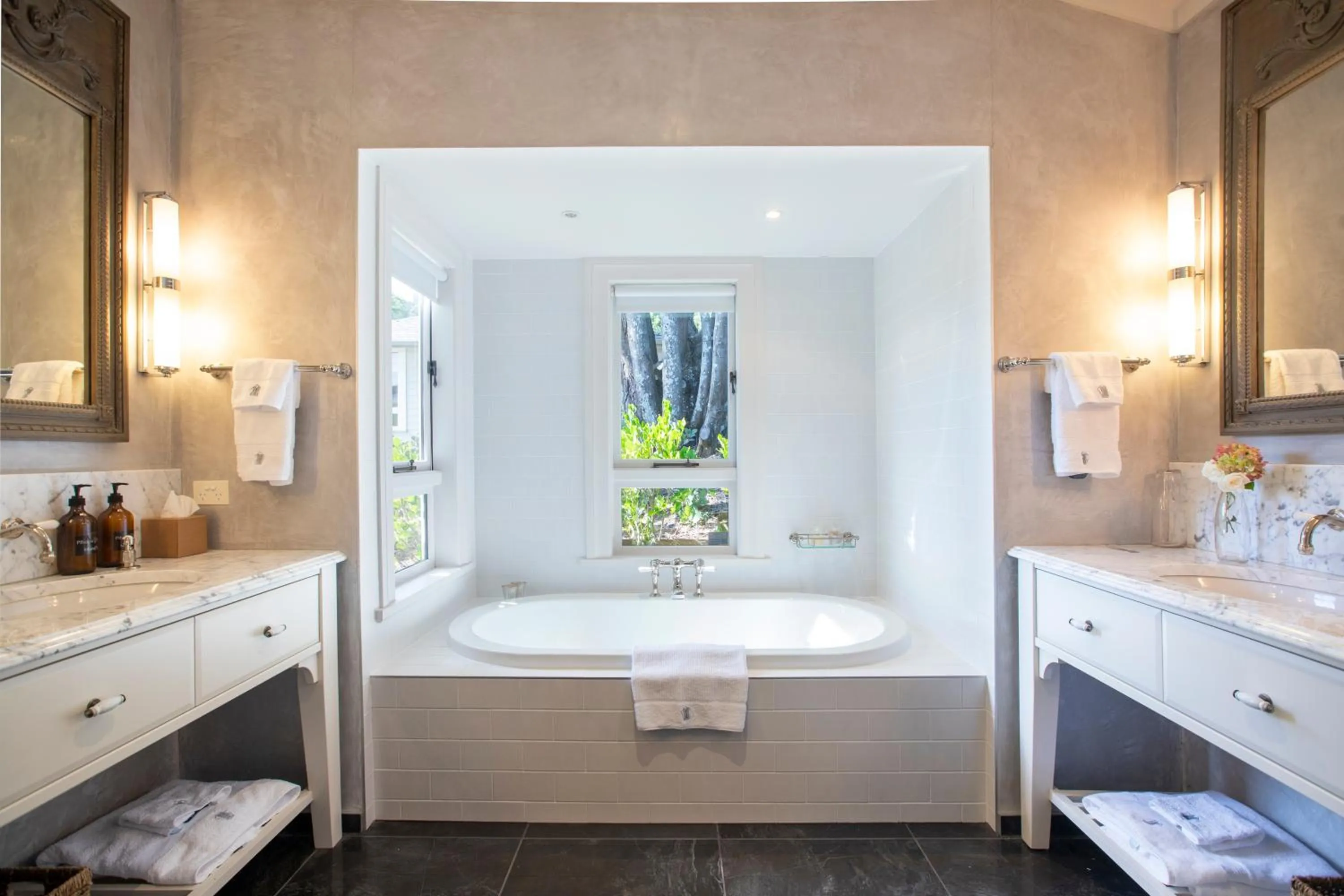 Bathroom in Pihopa Retreat