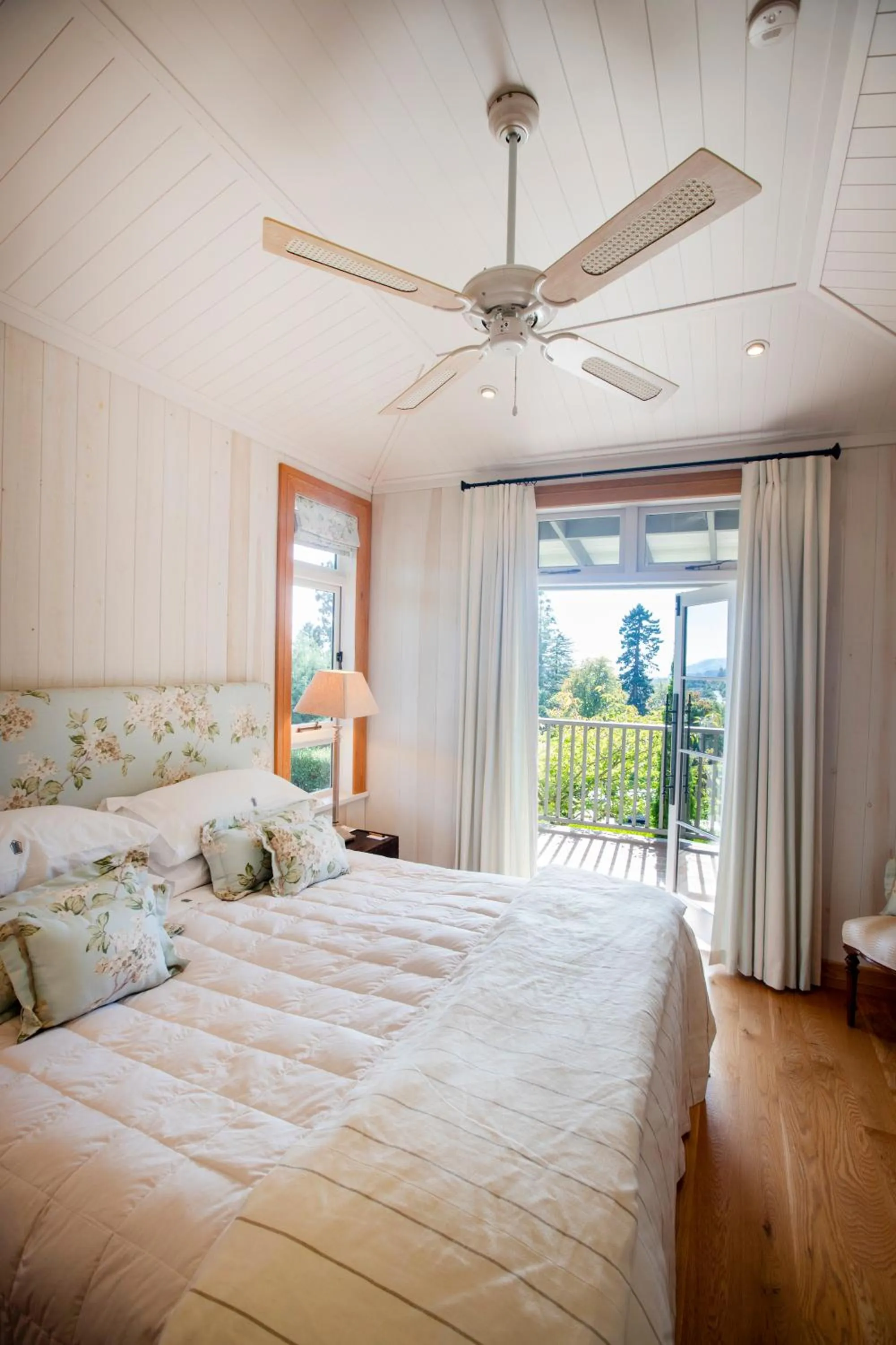 Bed in Pihopa Retreat