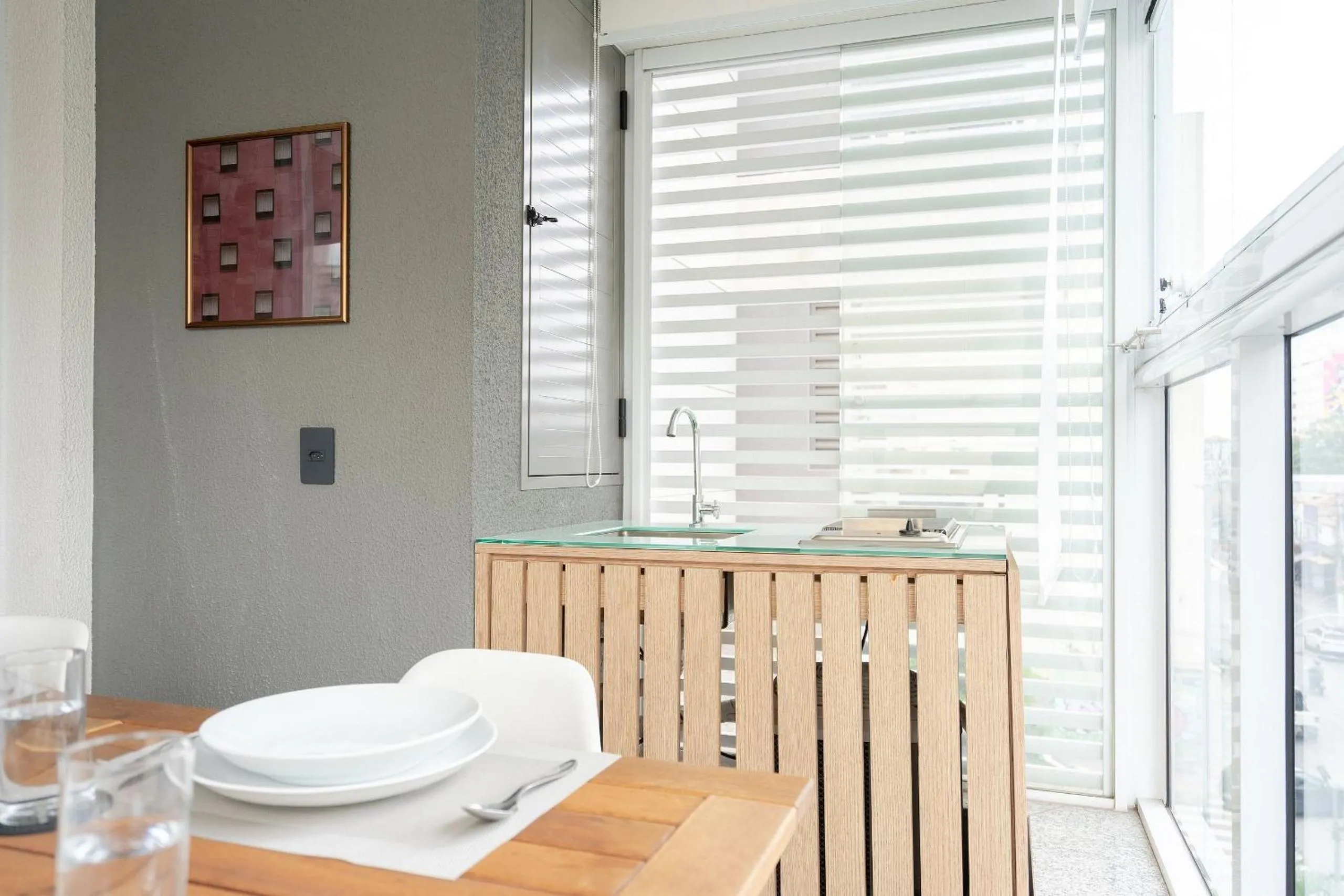 Dining area in Homelike by Viva - Apartamentos completos em Pinheiros a uma quadra da Faria Lima