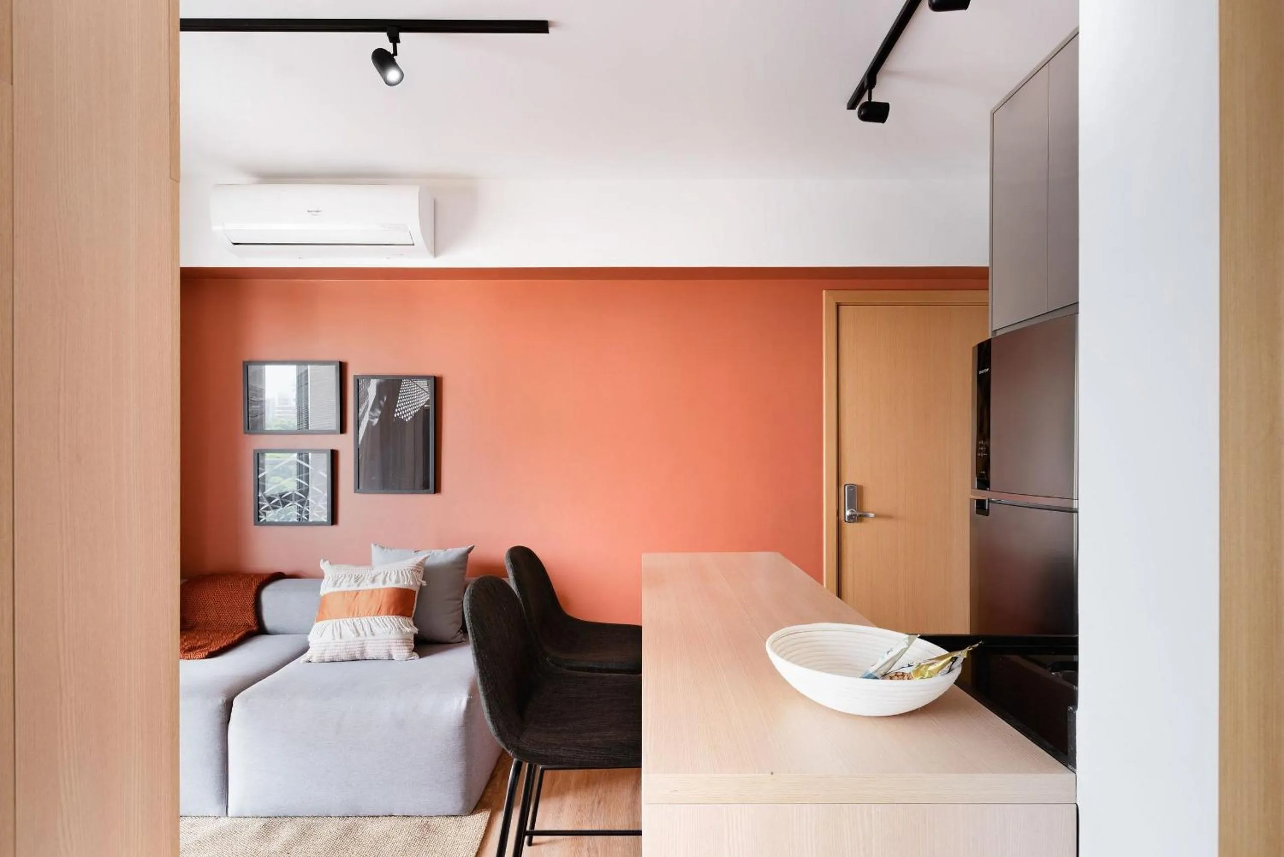 Seating area in Homelike by Viva - Apartamentos completos em Pinheiros a uma quadra da Faria Lima