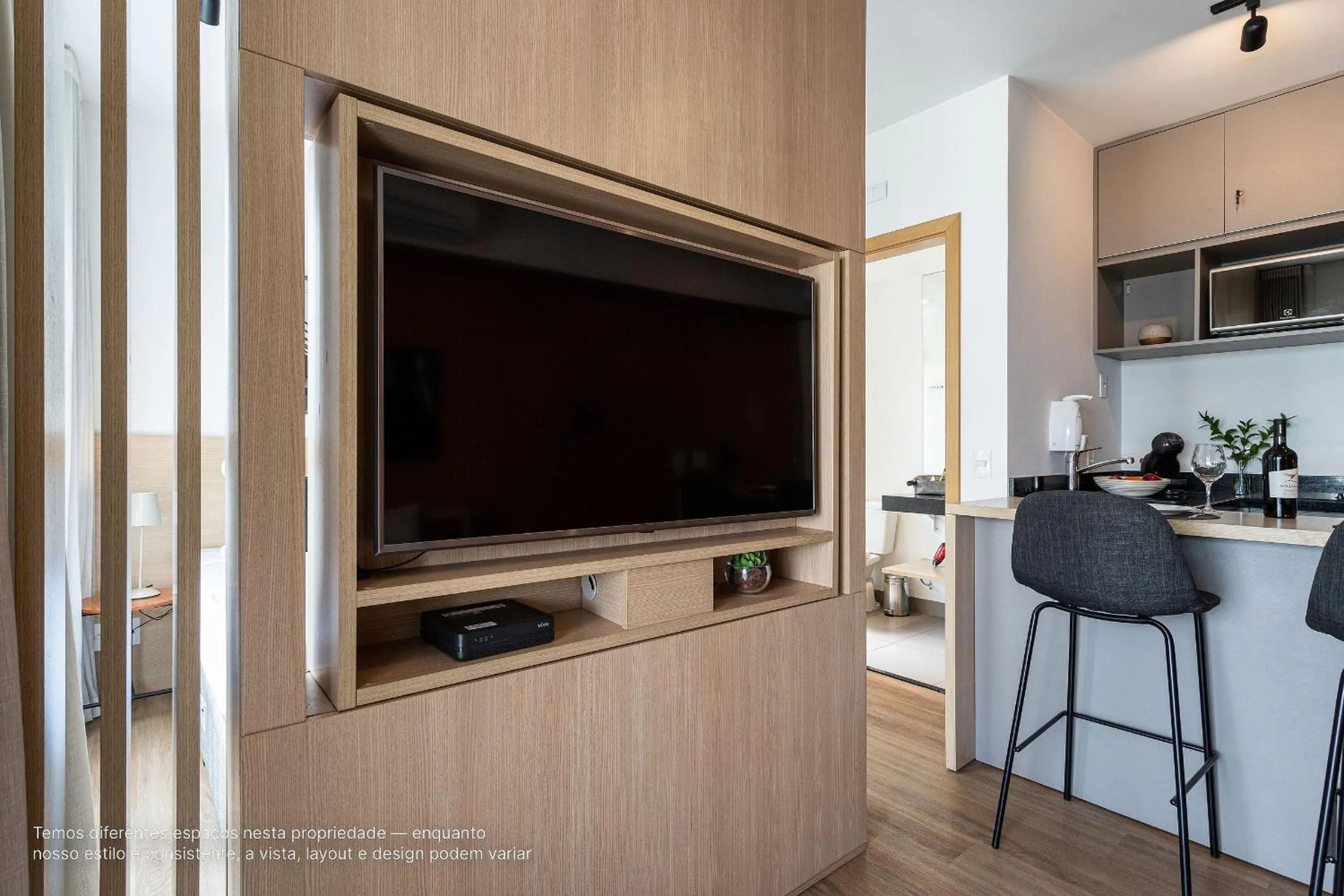 TV and multimedia in Homelike by Viva - Apartamentos completos em Pinheiros a uma quadra da Faria Lima