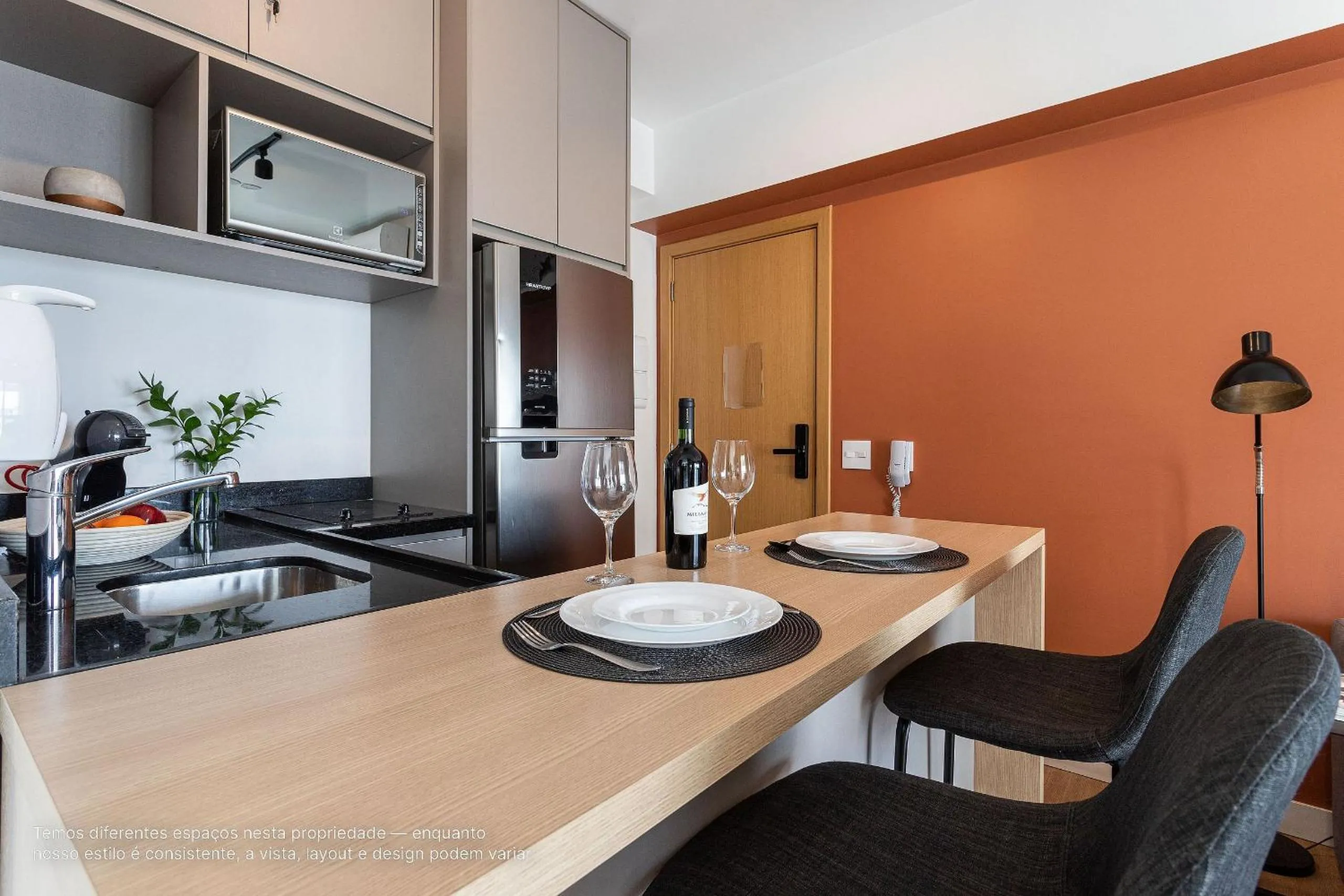 Seating area in Homelike by Viva - Apartamentos completos em Pinheiros a uma quadra da Faria Lima