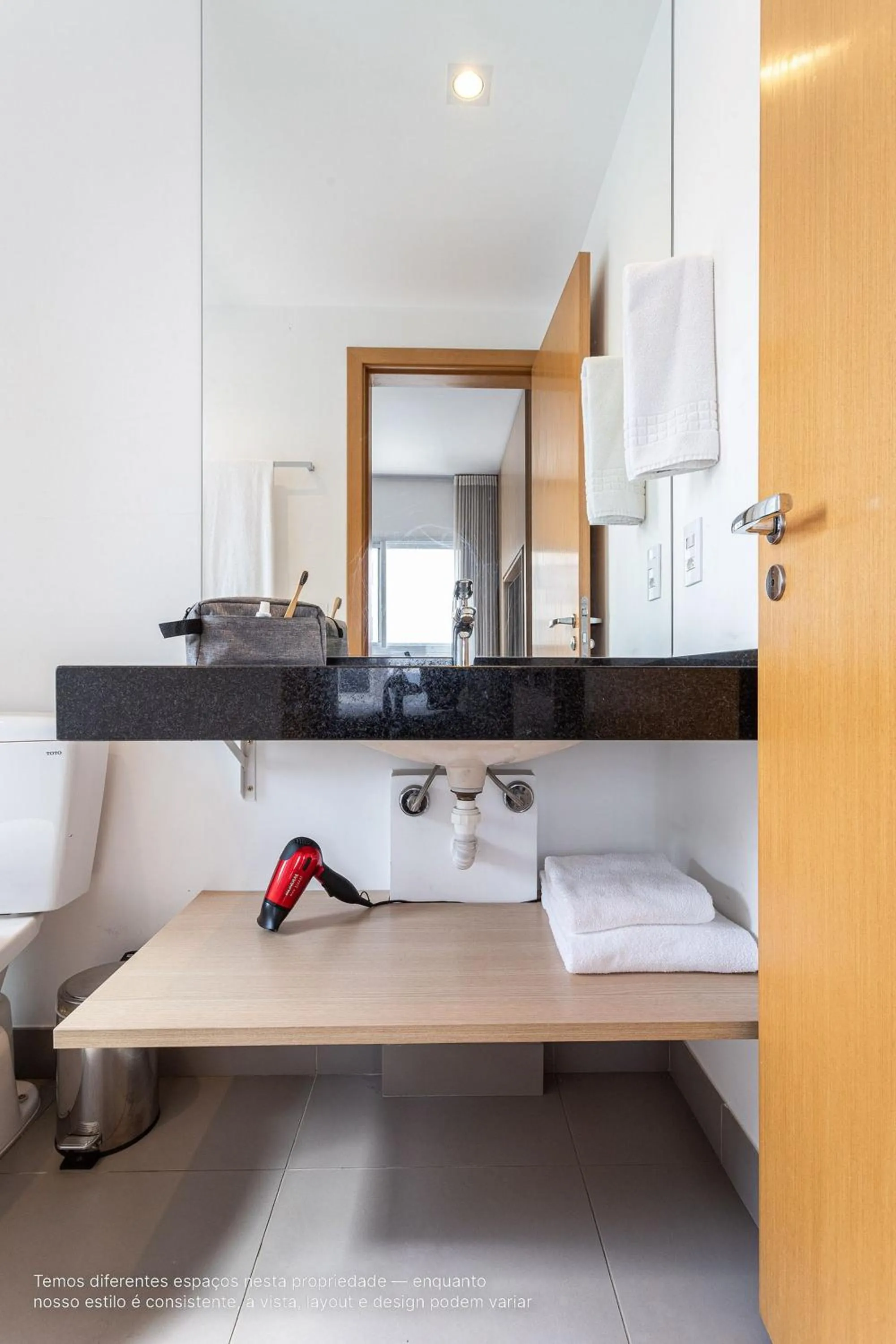 Bathroom in Homelike by Viva - Apartamentos completos em Pinheiros a uma quadra da Faria Lima
