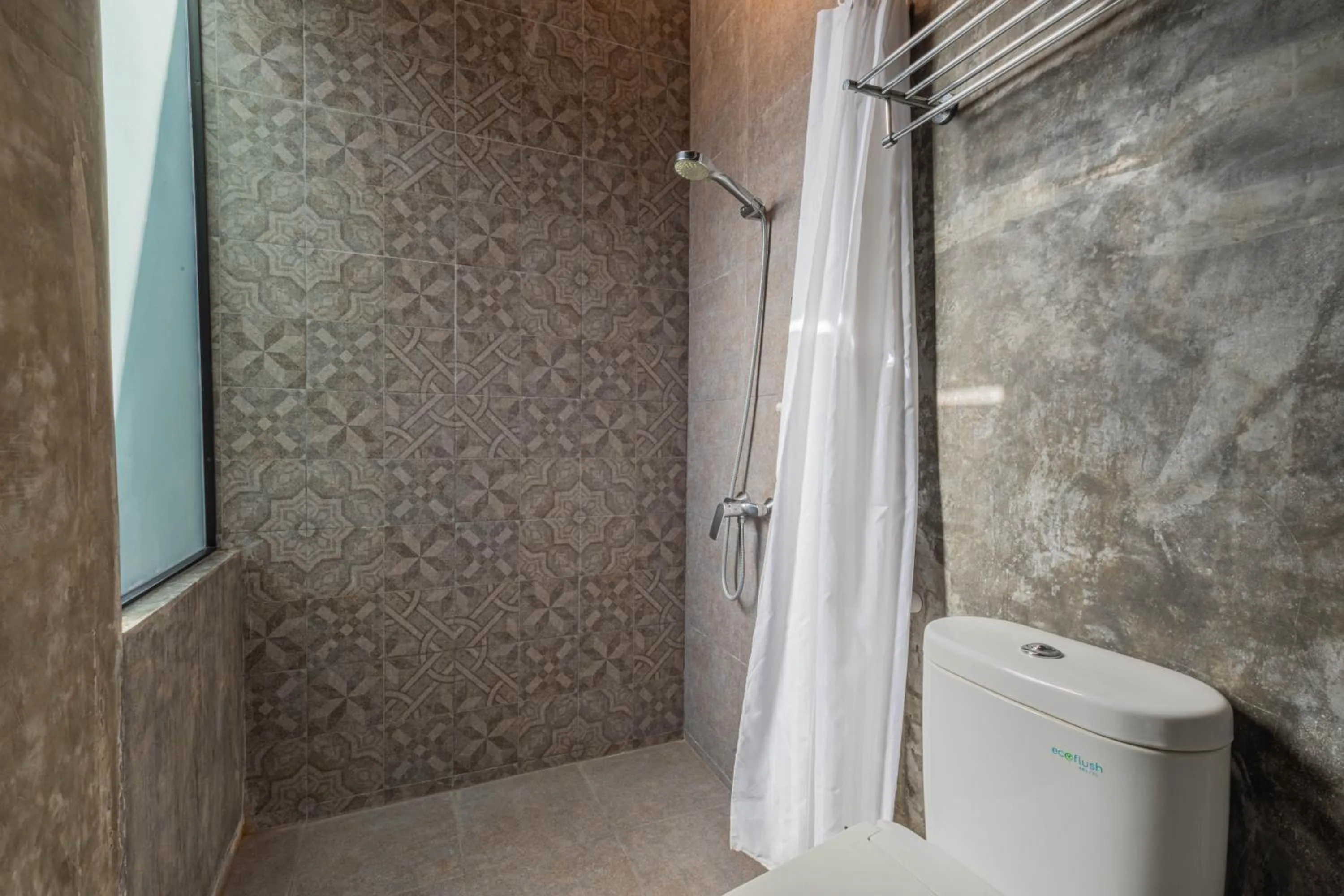 Shower in ME Villa Pererenan