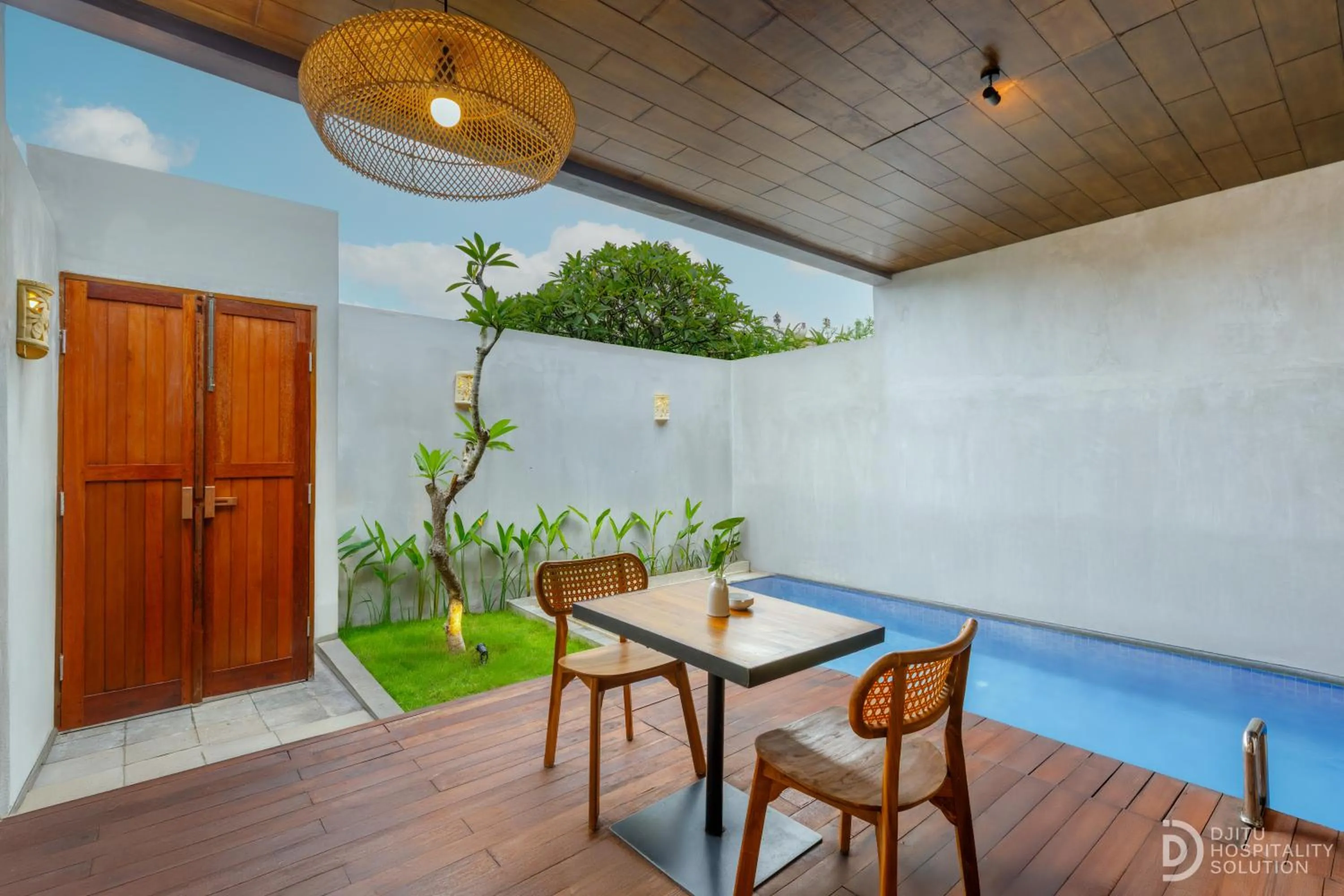Dining area in ME Villa Pererenan