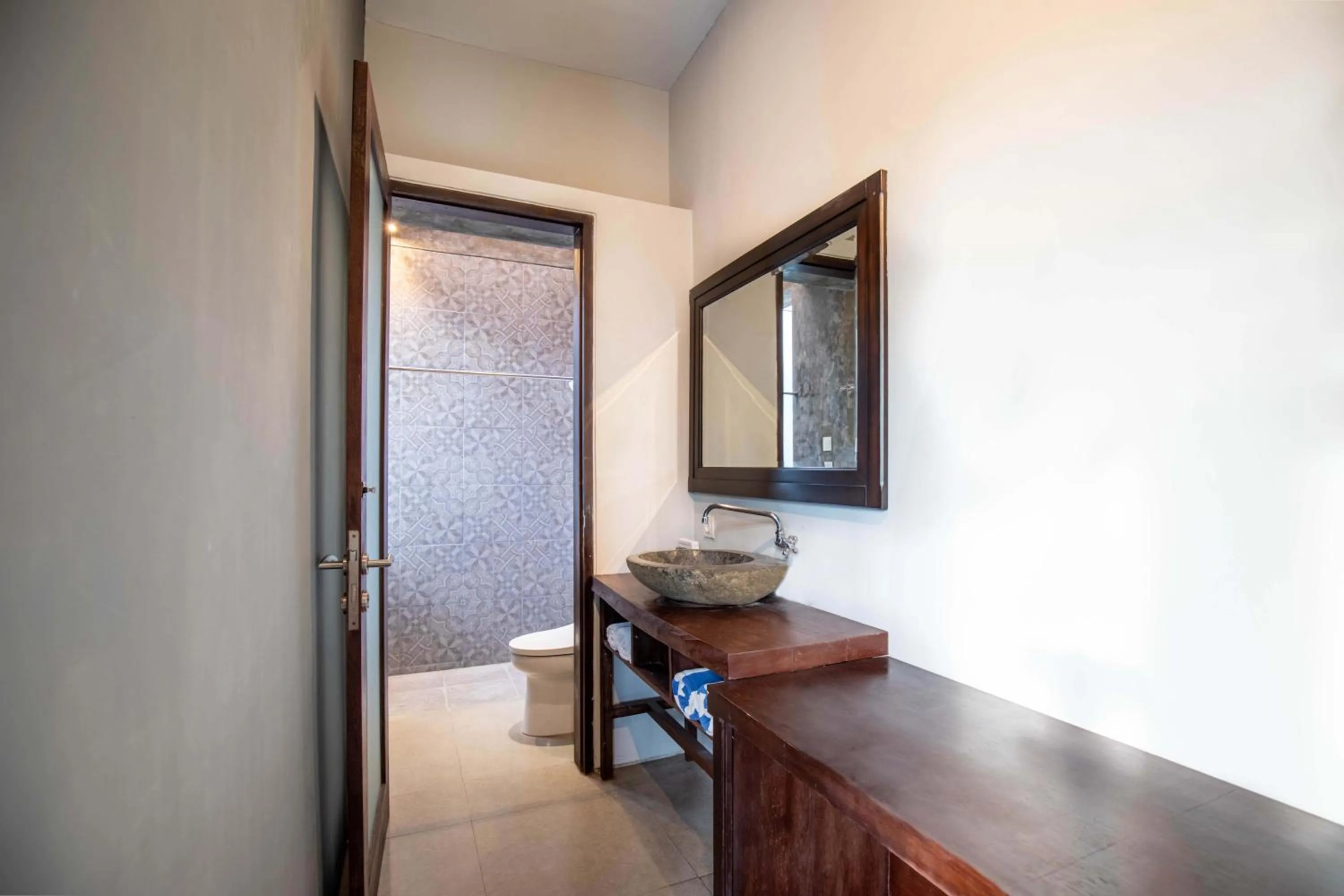 Toilet in ME Villa Pererenan