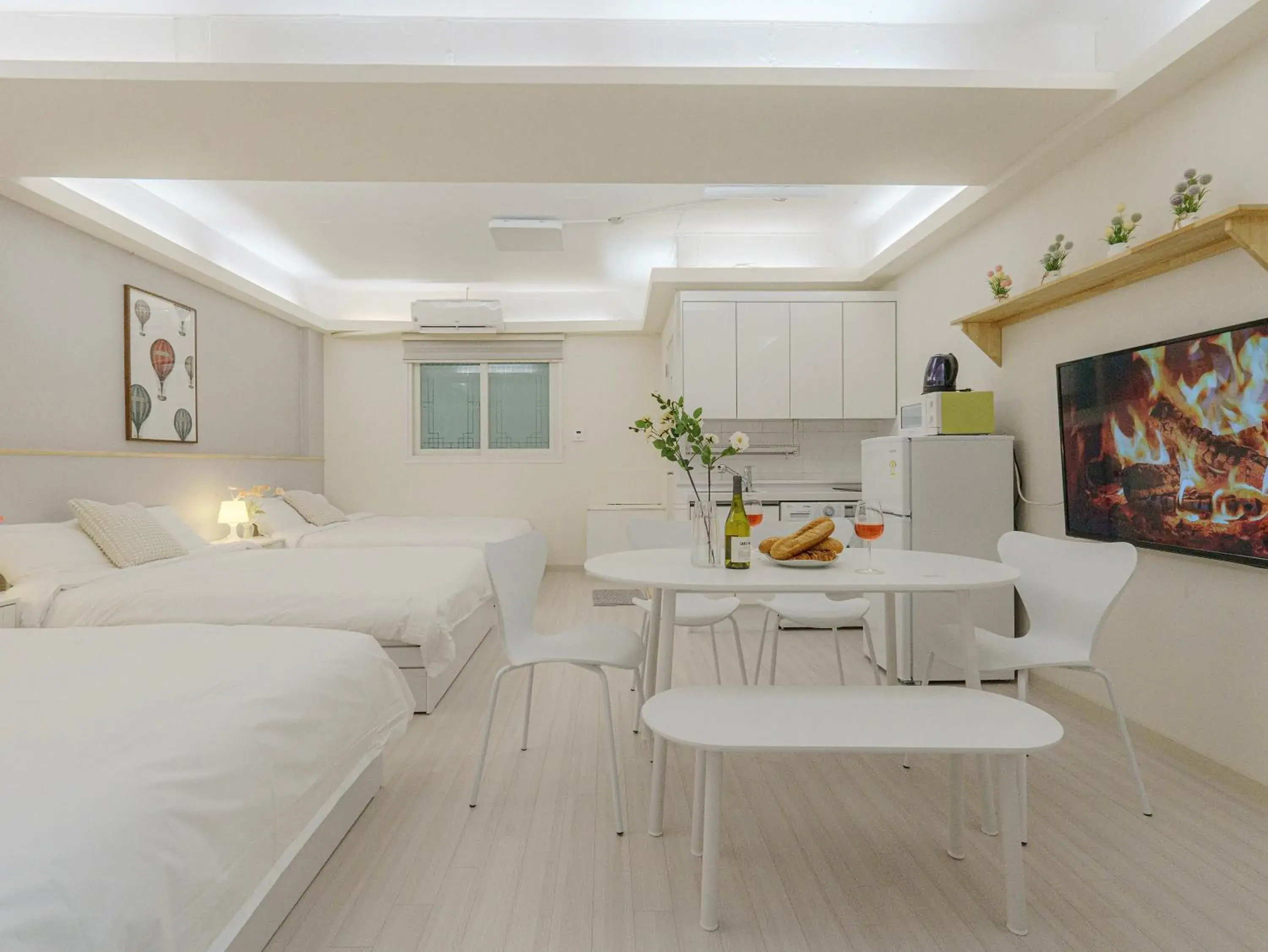 Three-Bedroom Suite in DK House Three-Bedroom Suite in DK House