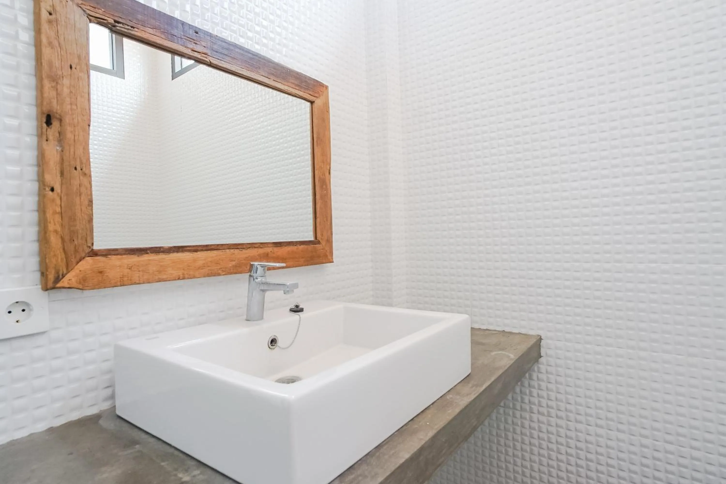 Bathroom in Margarita Apartment and Coworking Canggu