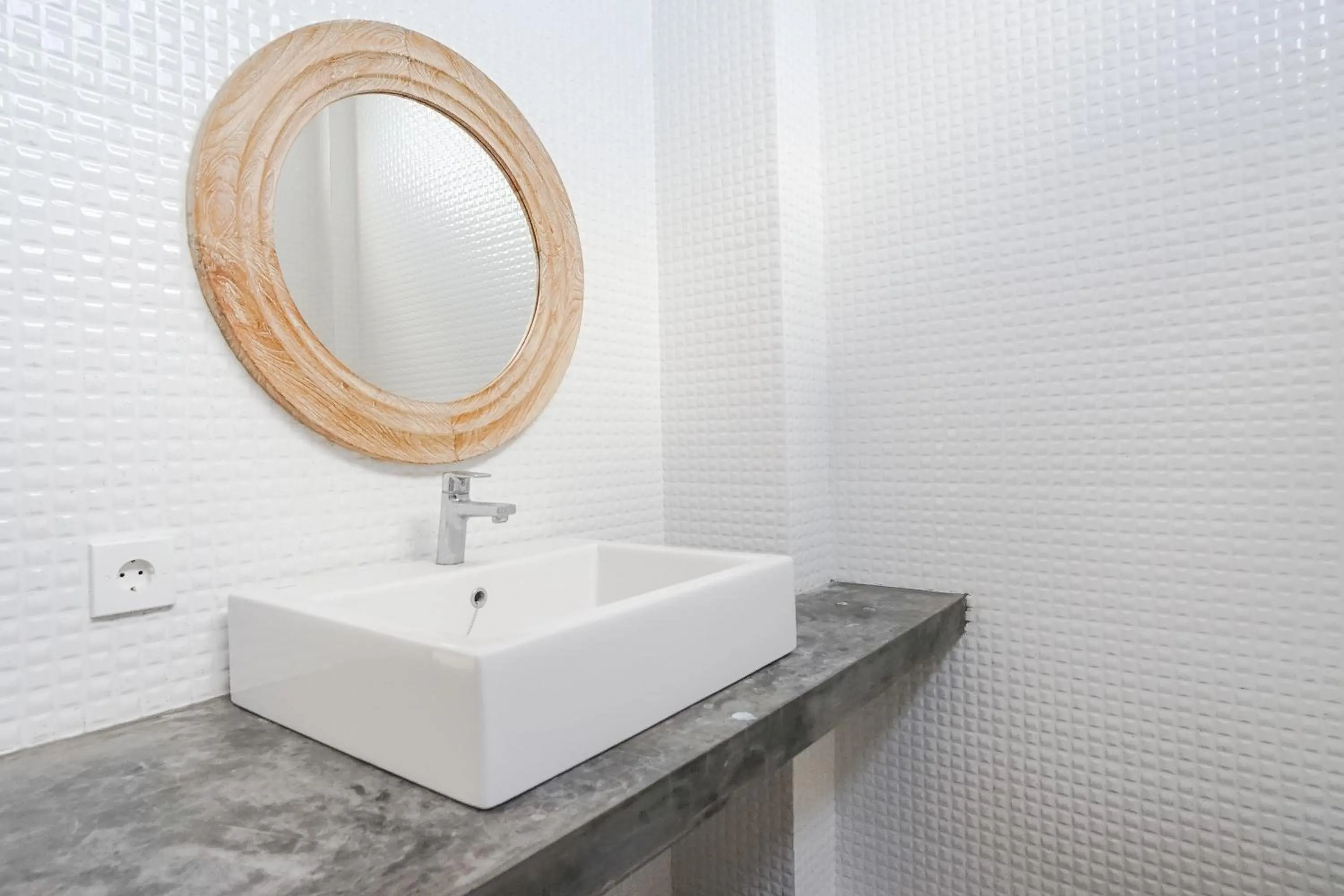 Bathroom in Margarita Apartment and Coworking Canggu