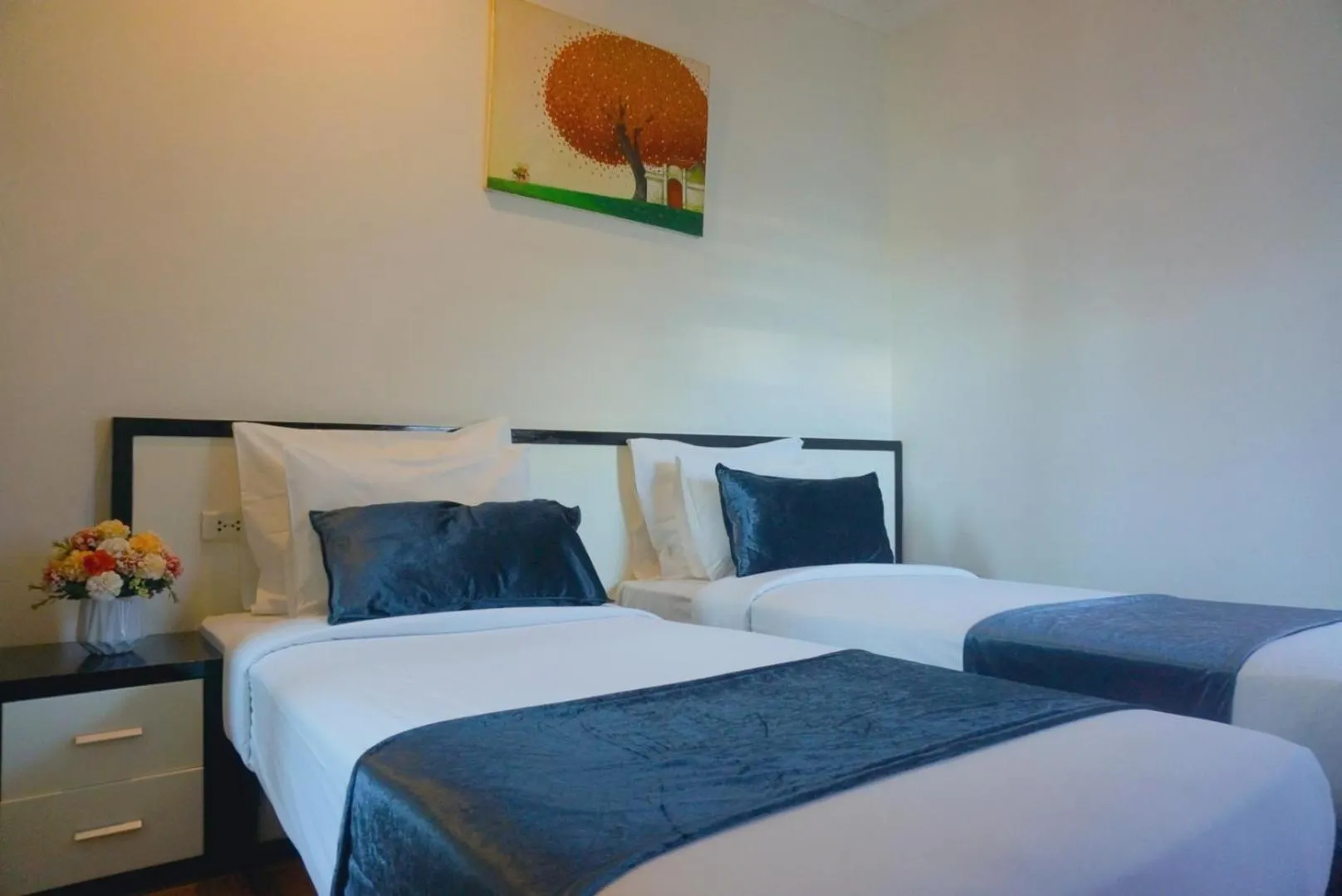 Bedroom, Bed in Rising Dragon Hotel