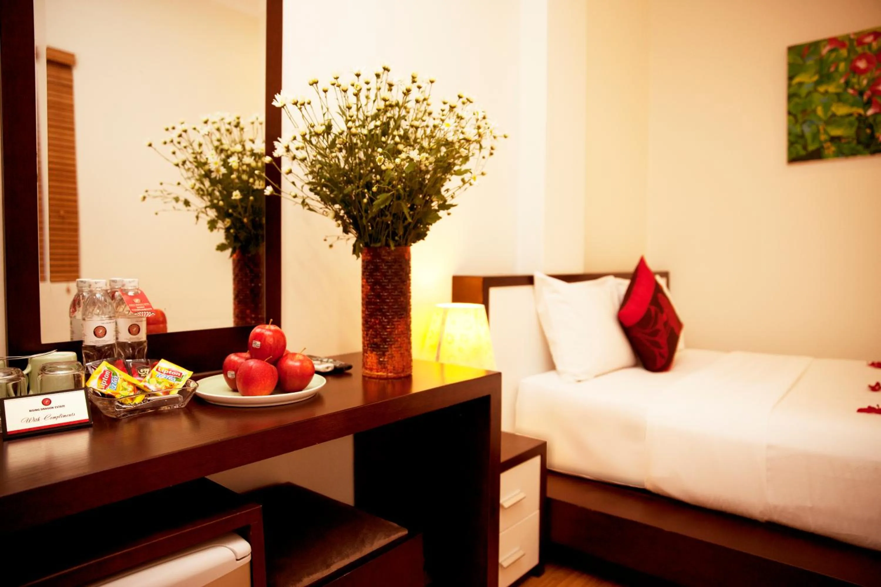 Bedroom, Bed in Rising Dragon Hotel