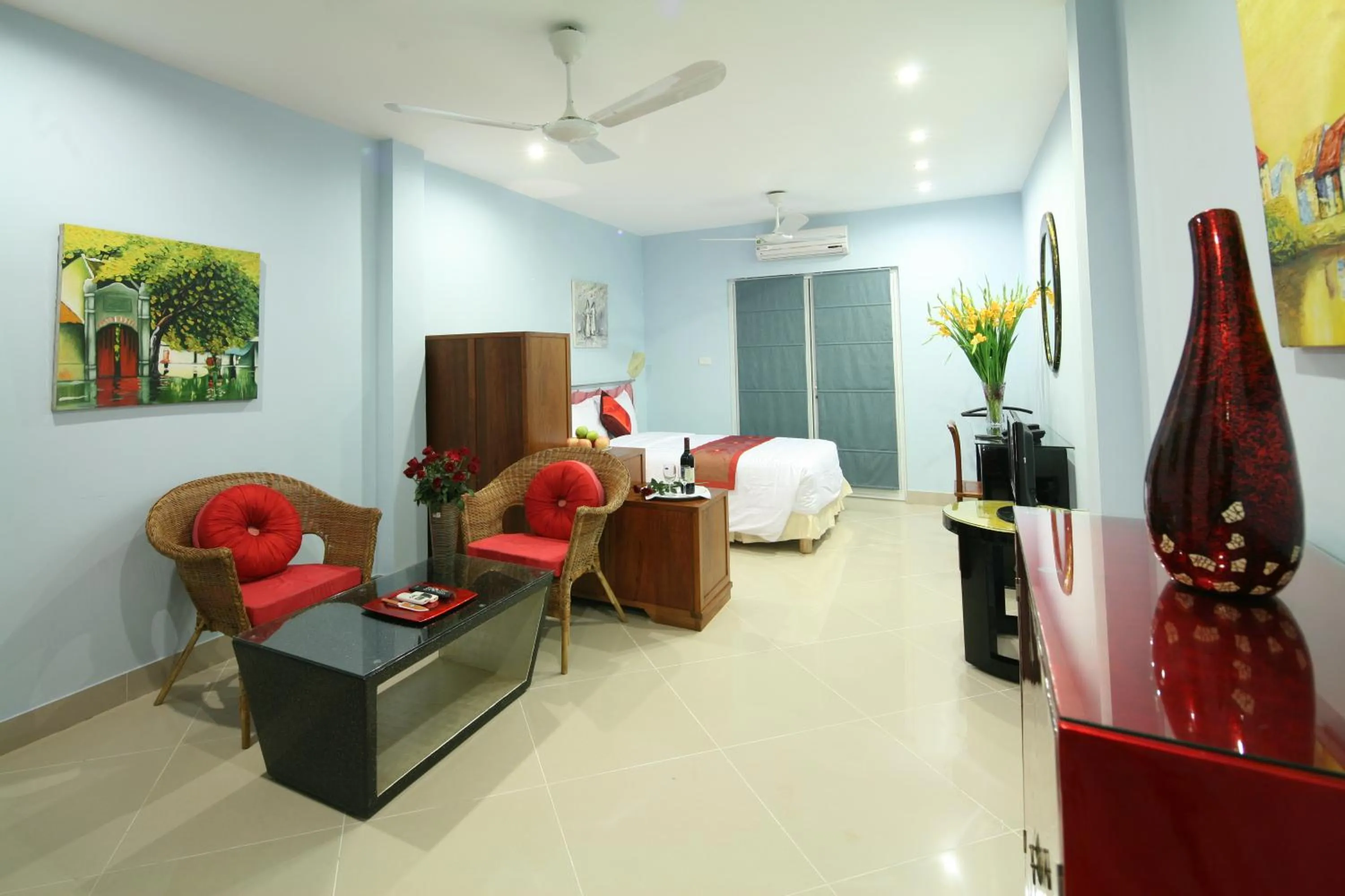 Living room in Rising Dragon Hotel