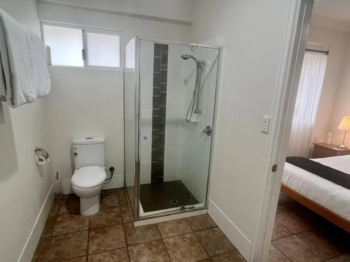 Inn The Tuarts Guest Lodge