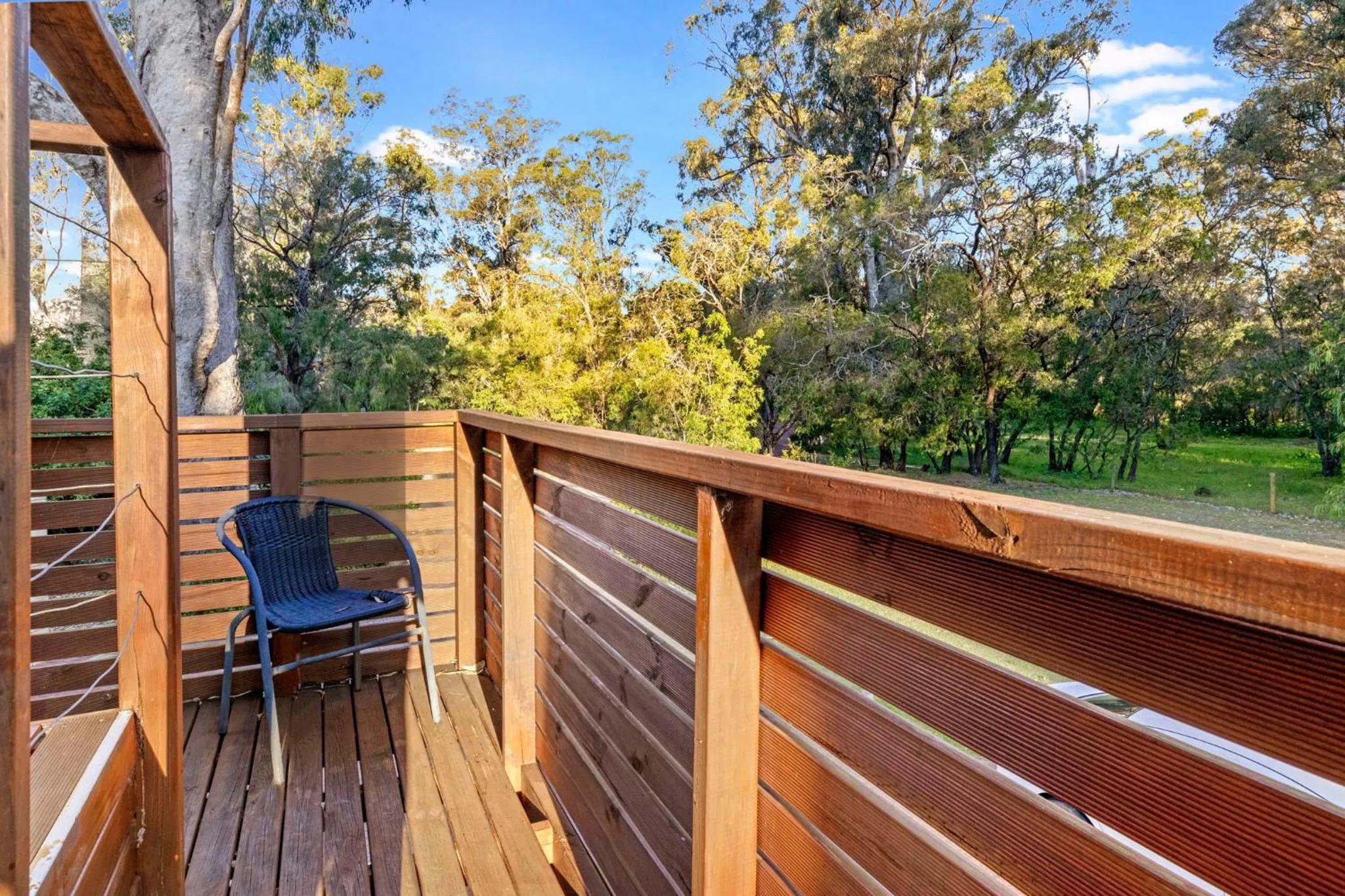 Inn The Tuarts Guest Lodge